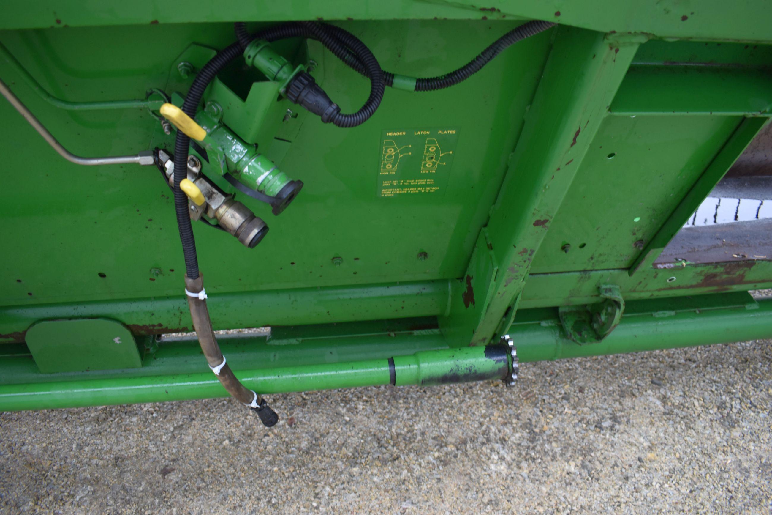 John Deere 920 Bean Head, 3” Cut, Rock Guard, Fore/Aft. Reel, Tiger Jaw Sickle, Poly, SN: F637198