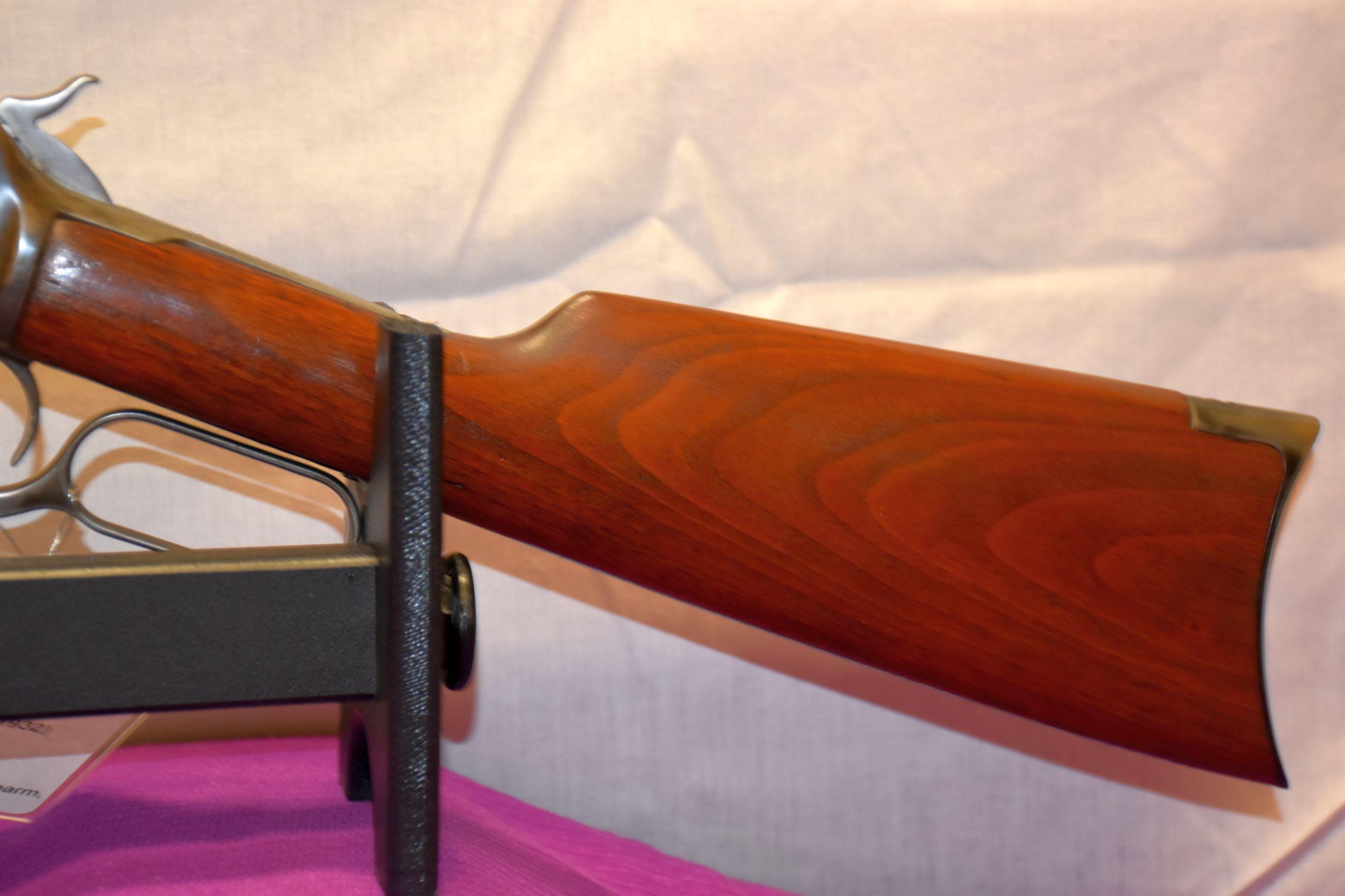 Winchester 1892 25-20 Cal., Year Manufactured 1905, SN:290664, Sporting Rifle, 24'' Round Barrel, Fu