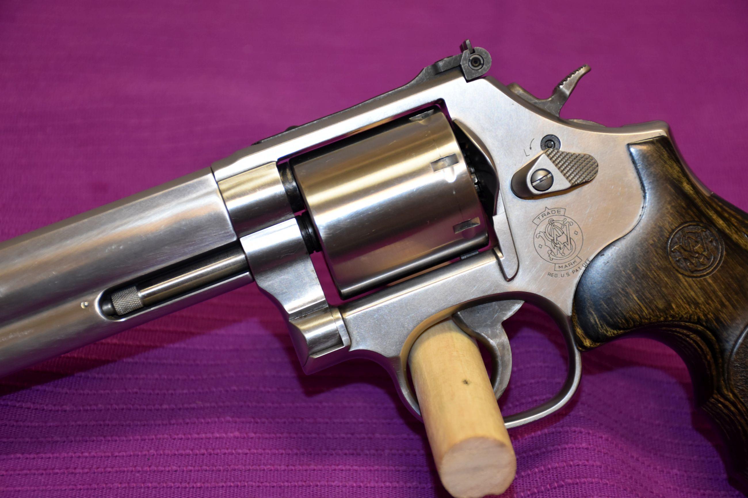 Smith & Wesson .357 Mag, Stainless Steel, Revolver, 7 Shot, Model 686-6, SN:CRT7183