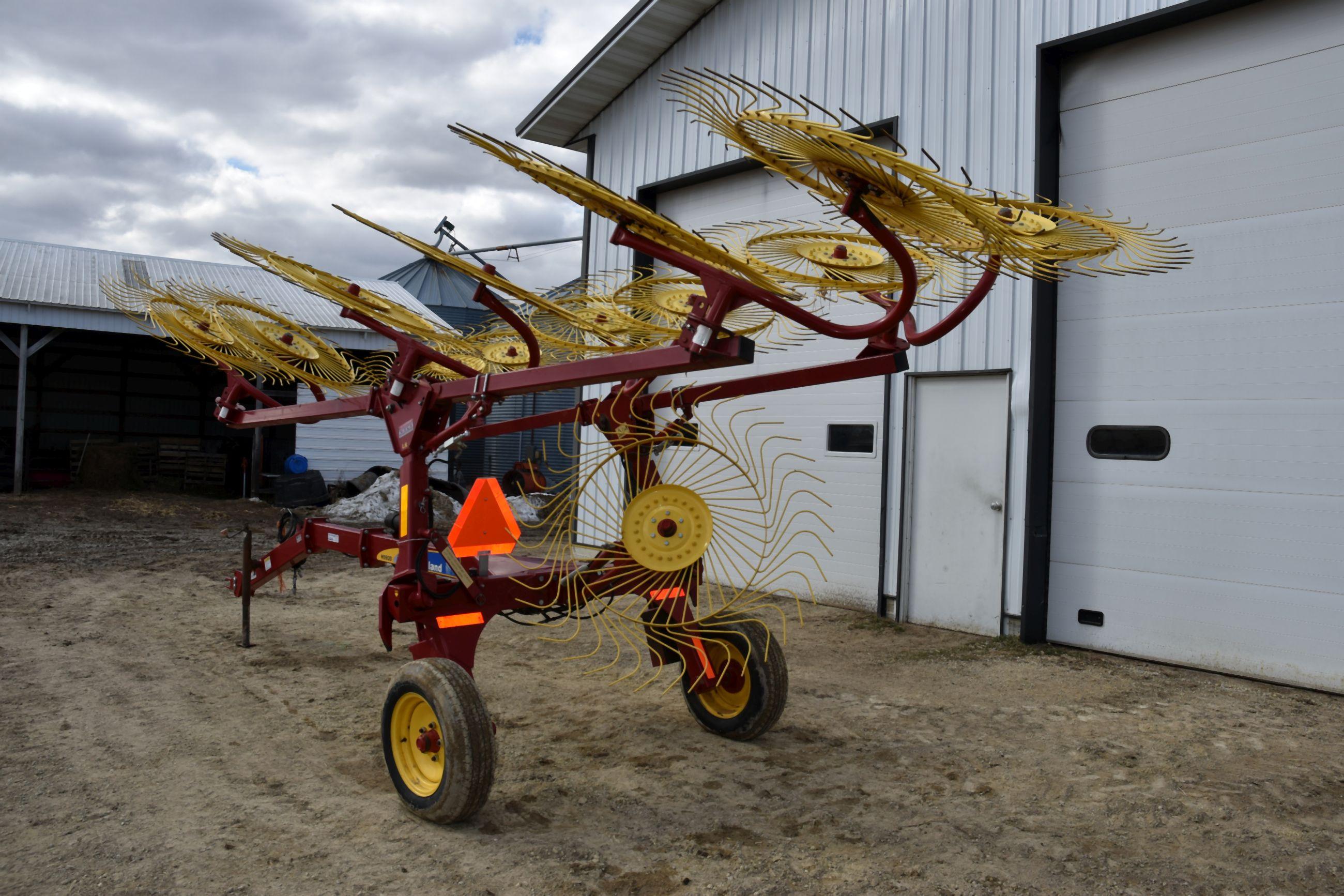 2010 New Holland H5920, 12 Wheel Rake, Center Kicker Wheel, Hyd Cart, SN: YAZSG0007