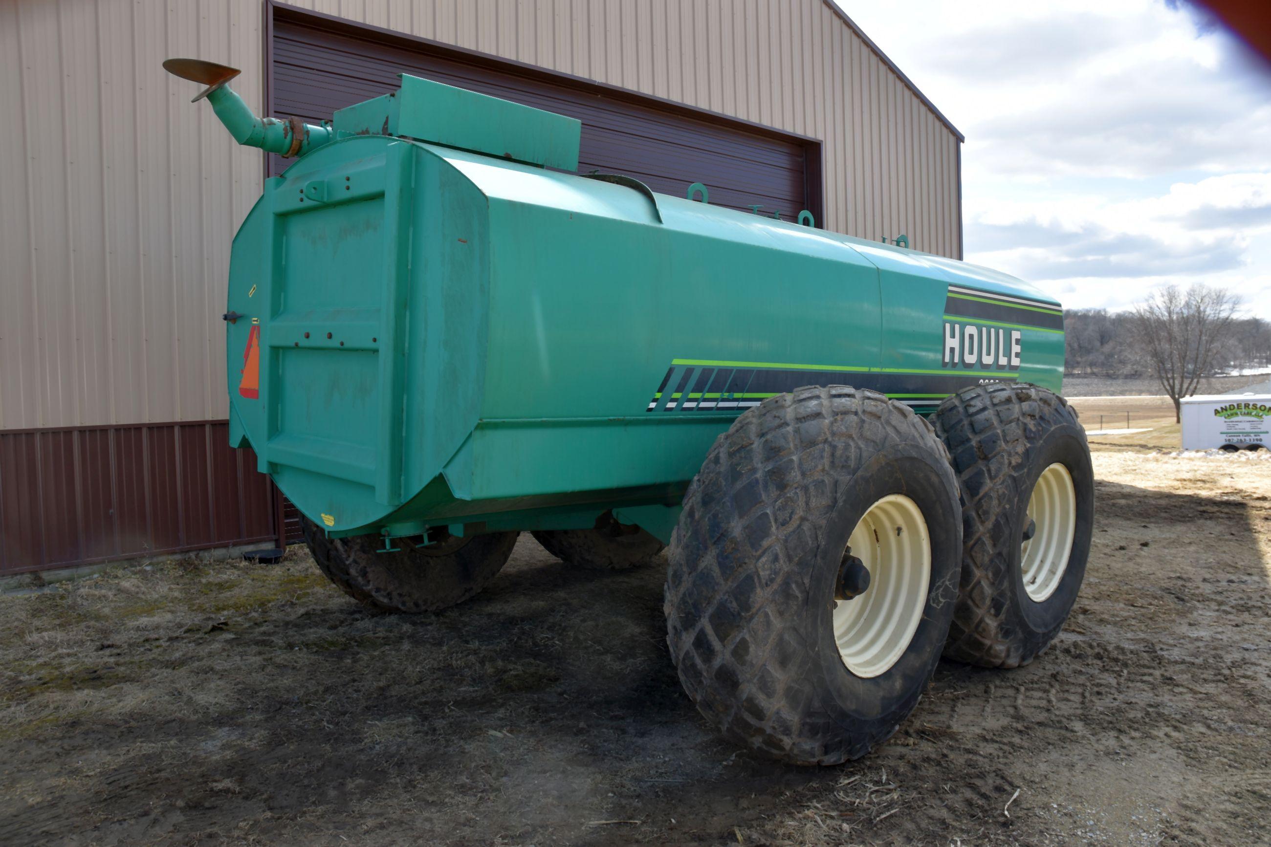 Houle Model EL-84-3000, 3,600 Gallon Manure Tank, 23.1x26 Diamond Tread Tires, Tandem Axle