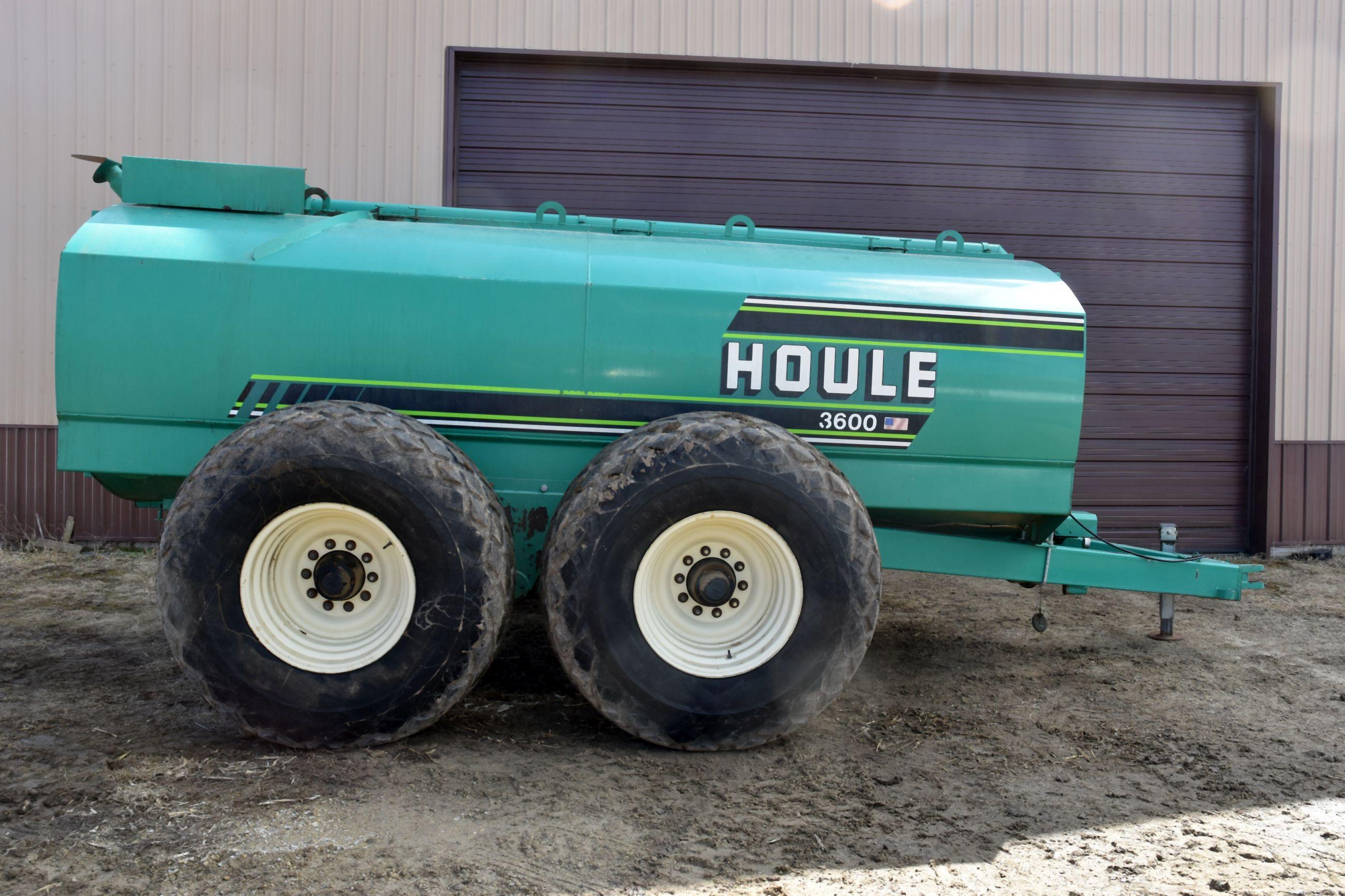 Houle Model EL-84-3000, 3,600 Gallon Manure Tank, 23.1x26 Diamond Tread Tires, Tandem Axle