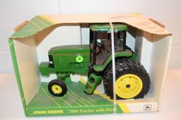 Ertl John Deere 7800 Row Crop Tractor With Duals, Premier Edition, 1/16th Scale With Box