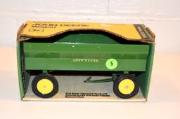 Ertl John Deere Wagon, 1/16th Scale, With Blue Print Replica Box