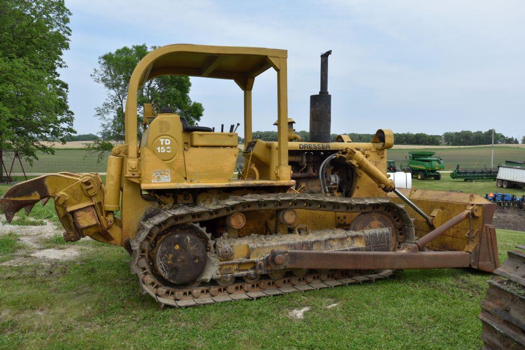 IHC Dresser TD-15C Crawler Dozer, 10’ Dozer Blade, 3 Shank Rear Ripper, Ropes, 22” Pad, Good Under C