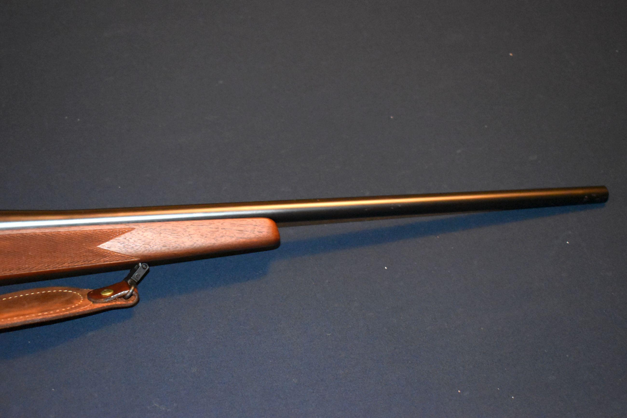 Weatherby Vangaurd VGS Bolt Action Rifle, 7MM Rem. Mag., Leupold Vari-X 2.5x8 Scope, Wood Stock, Sli