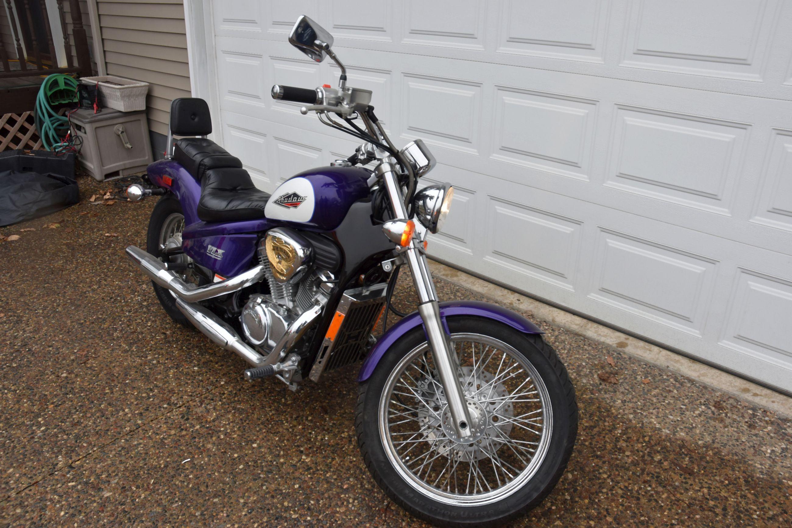 1995 Honda Shadow VLX, 1,626 Miles Showing, Blinkers And Mirrors, Passenger Seat, Runs Good