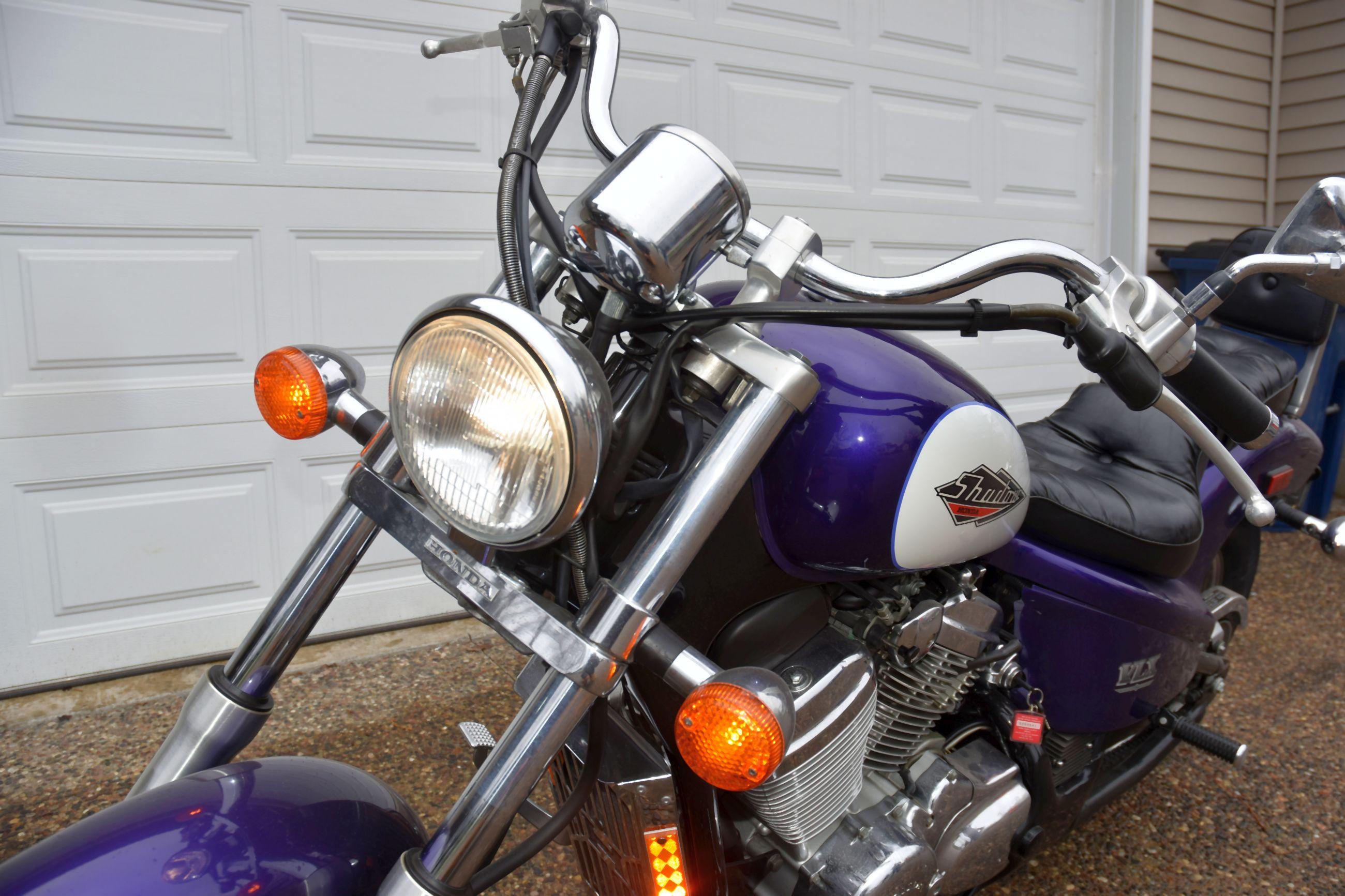 1995 Honda Shadow VLX, 1,626 Miles Showing, Blinkers And Mirrors, Passenger Seat, Runs Good