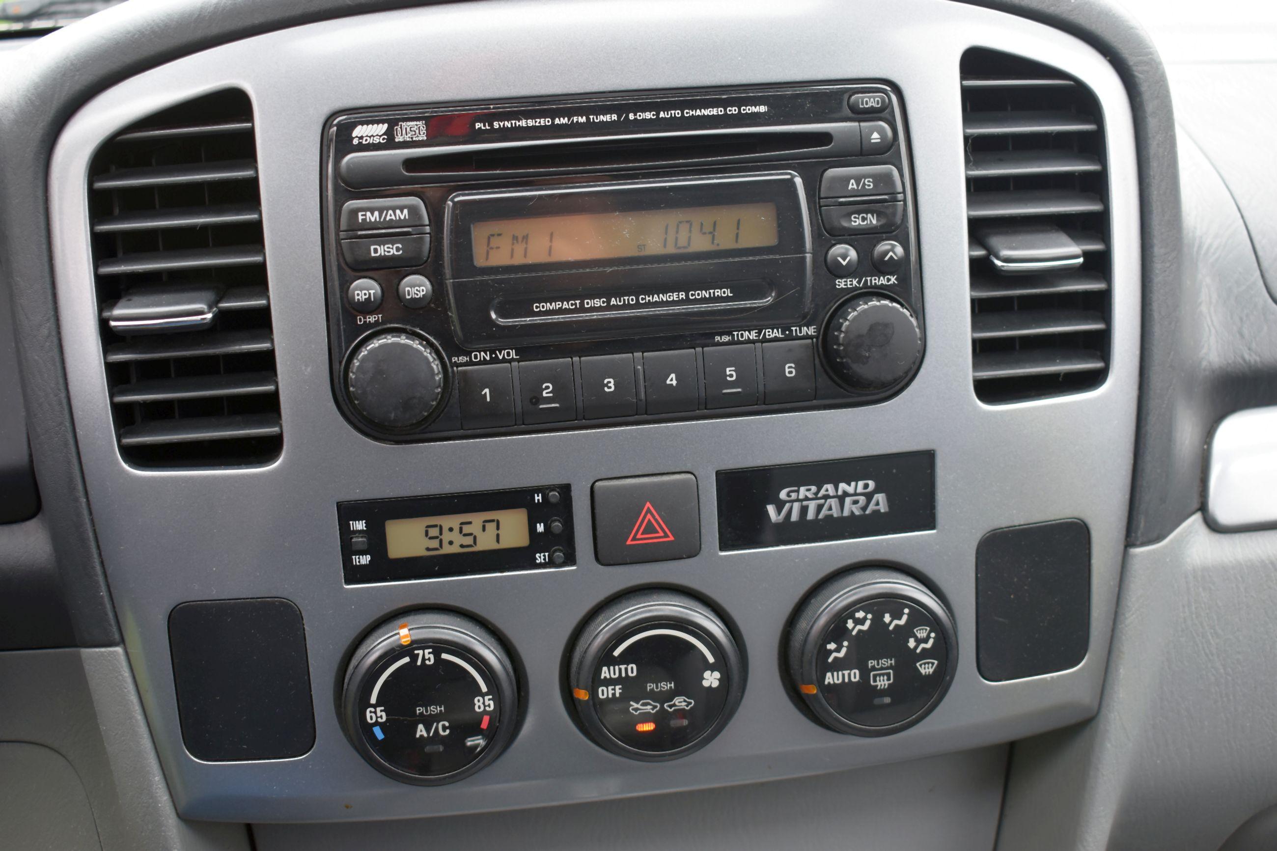 2005 Suzuki Grand Vitara, 4x4, V6, Automatic, Sunroof, Full Power, 45,244 Actual Miles, Cloth, Clean