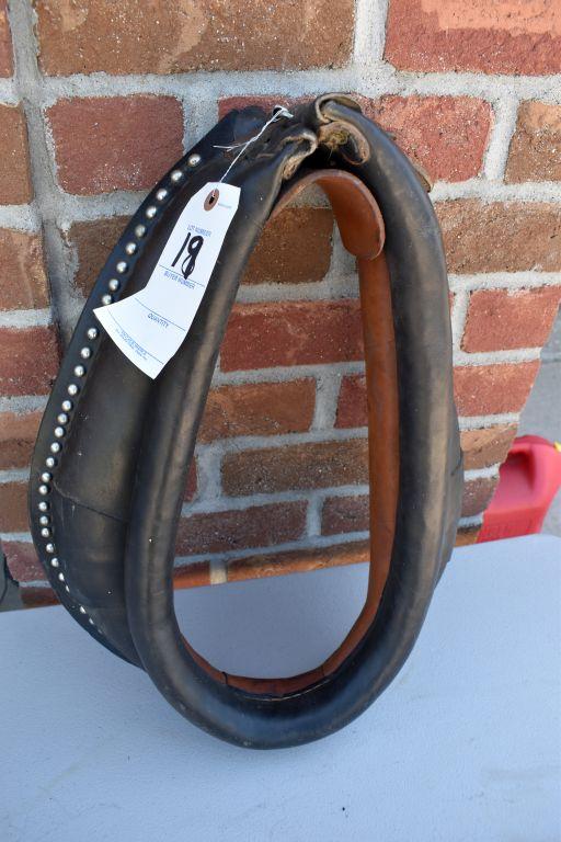 17" Spotted Horse Collar