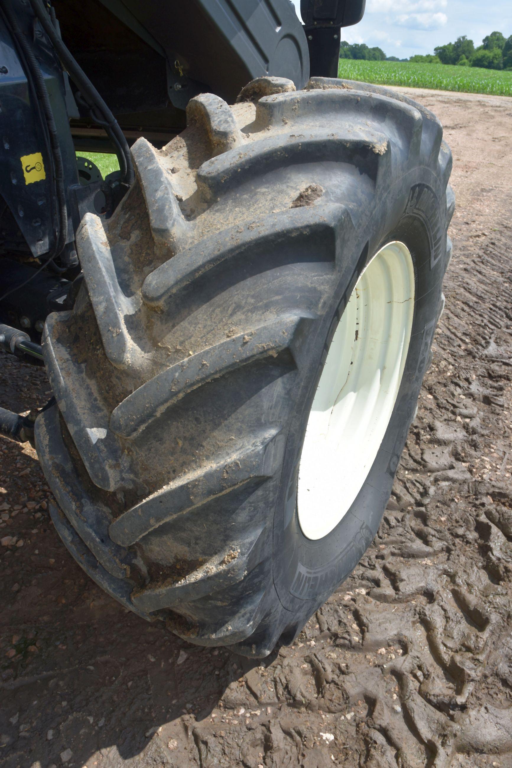 2009 New Holland CR9070 Power Rear Axle, 4 Speed Hydro, 1,209 Separator/1,700 Engine Hours, Positive