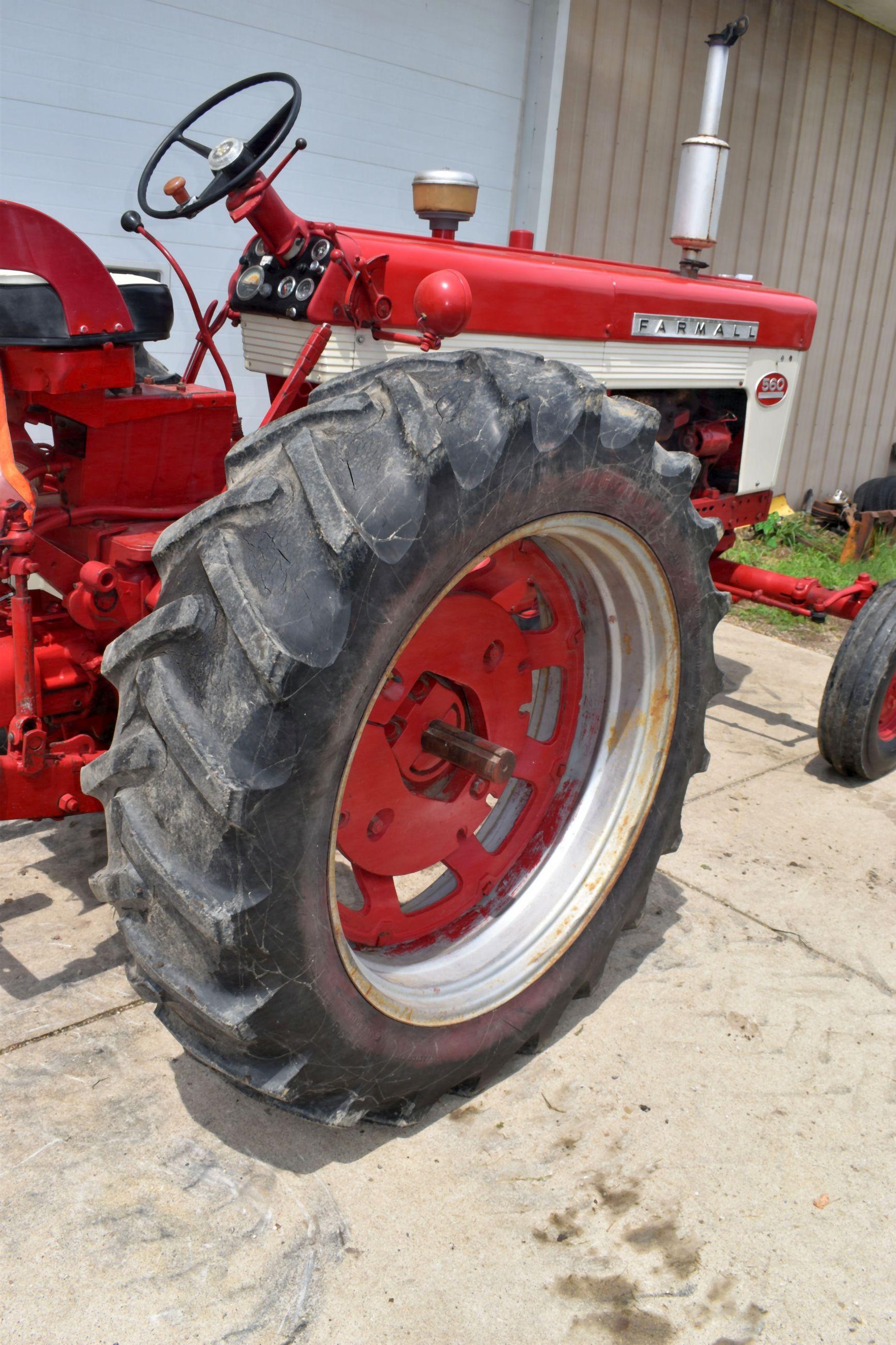 Farmall 560 Gas W/F, 15.5 x 38, Wheel Weights, Fast Hitch, Good TA, 5322 Hours Showing, Sharp Tracto