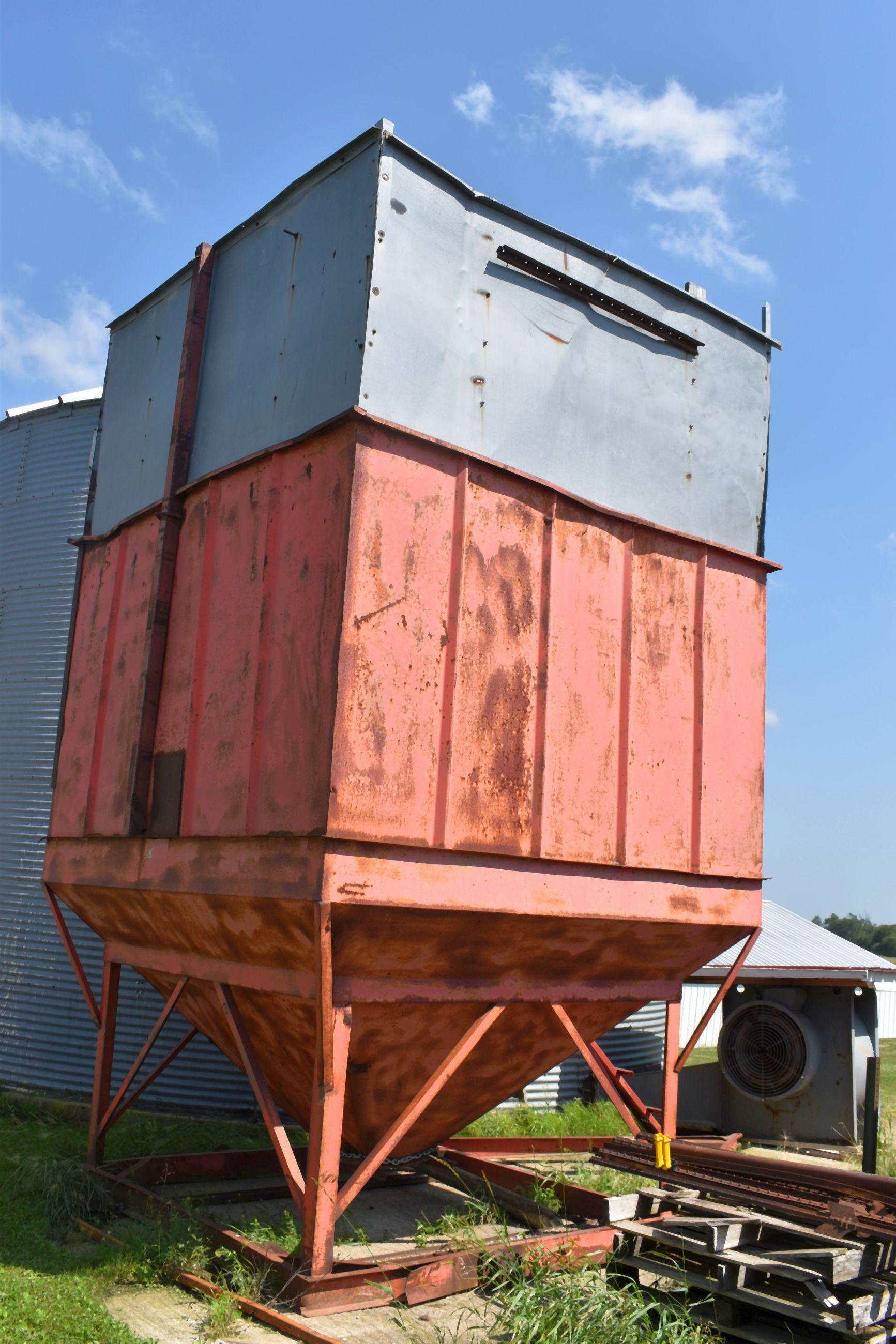 Lowry 1400 Bushel Holding Bin, Has Hitch, No Wheels