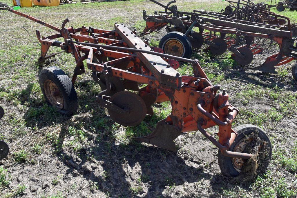 Case 4x16's Pull Type Plow, Coulters, Manual Lift