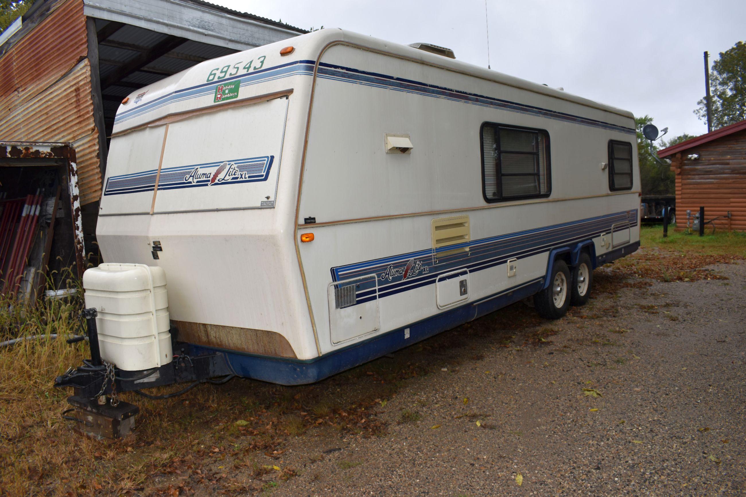 1992 Holiday 32’ Aluma Lite XL Travel Trailer, Frtont Kitchen, Awning, Equalizer Hitch, Couch, Roof