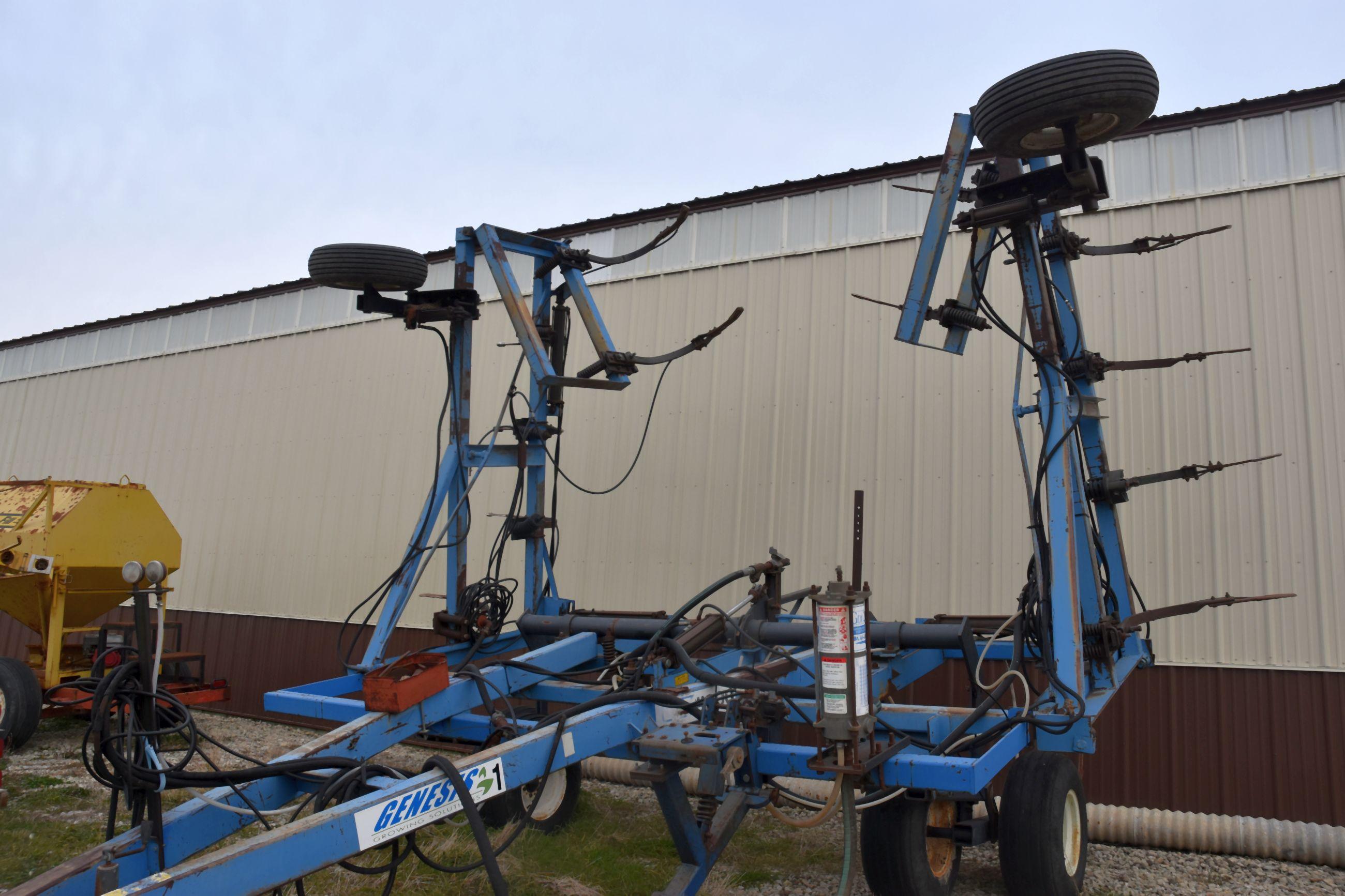 DMI Nutri-Placr 4200 Anhydrous Tool Bar, 42', 17 Knife, Broken/Welded Frame, For Parts Only