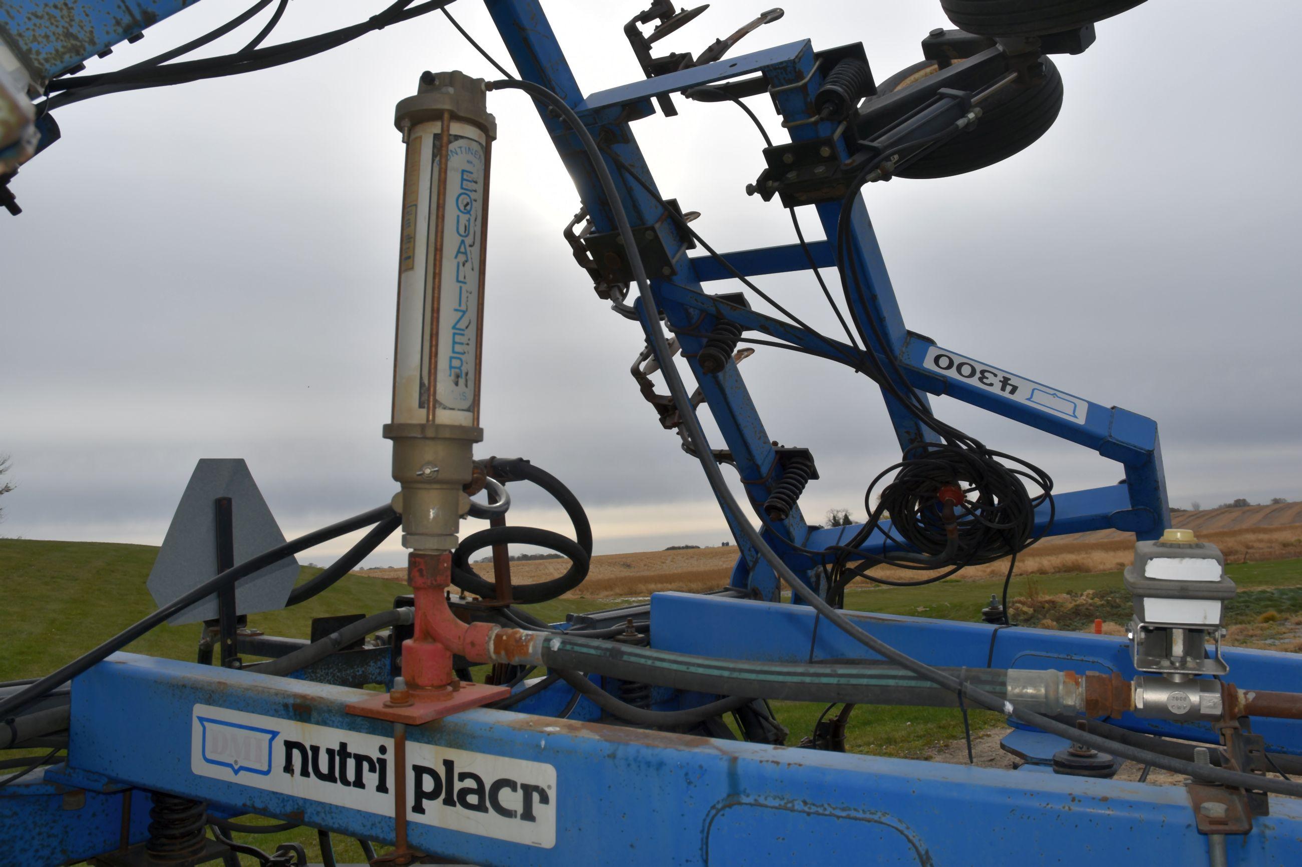 DMI Nutri-Placr 4300 Anhydrous Tool Bar, 37' Or Shutoffs For 32', 15 Knife, Continental Equilizer NH