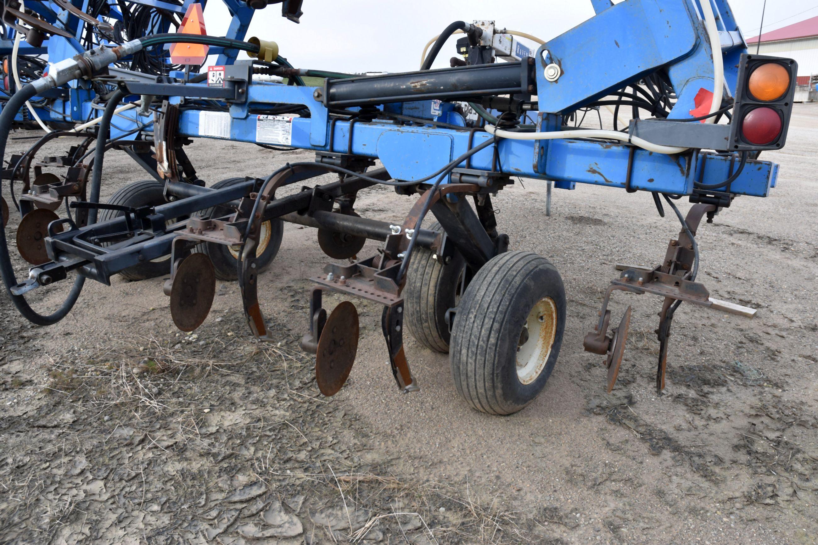 DMI Nutri-Placr 5300 Anhydrous Tool Bar, 47' or shutoffs for 42', 19 Knife, Raven NH3 Cooler With Ra