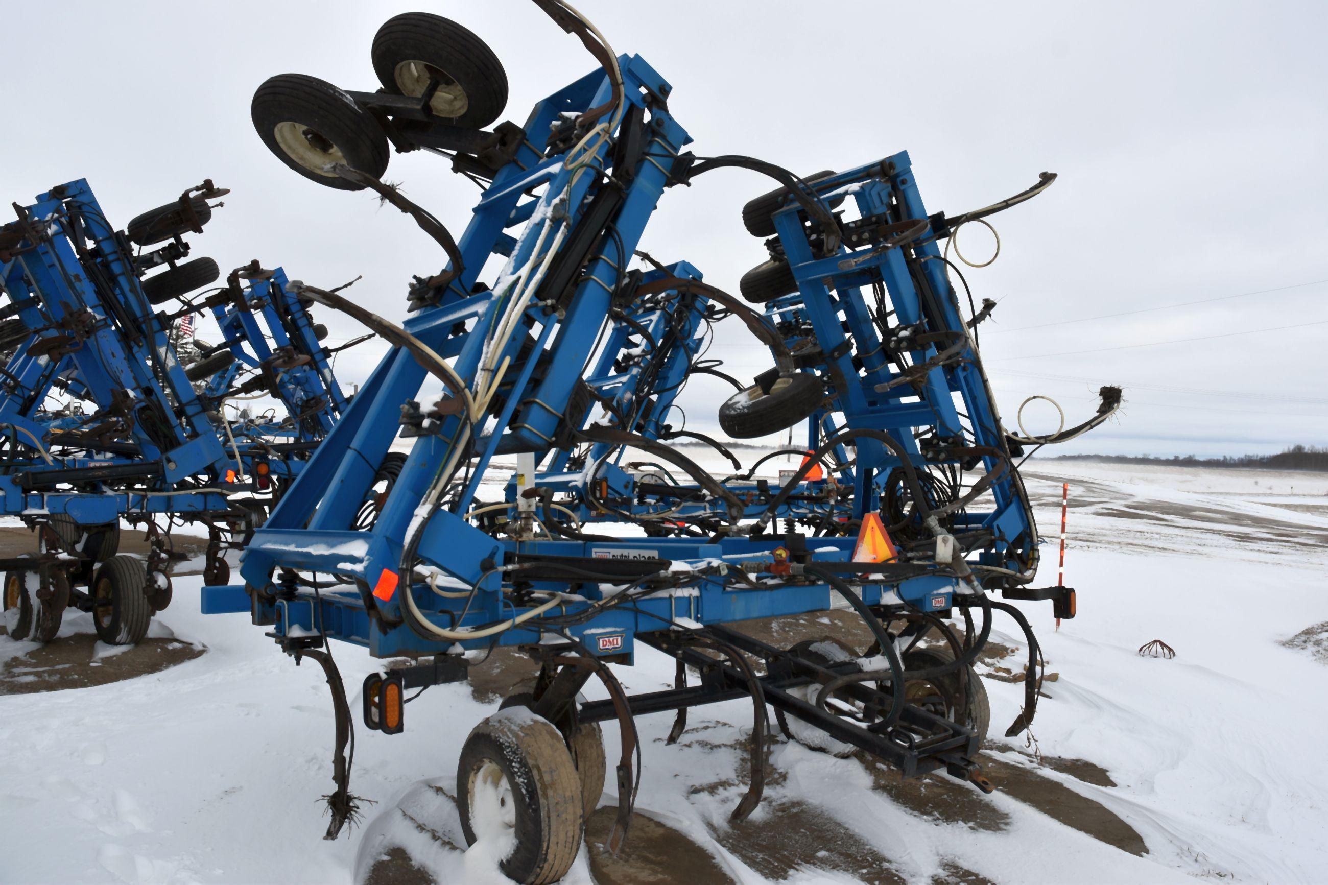 DMI Nutri-Placr 5250 Anhydrous Tool Bar, 47', 19 Shank, Contrinental NH3 Cooler With Raven Monitor,