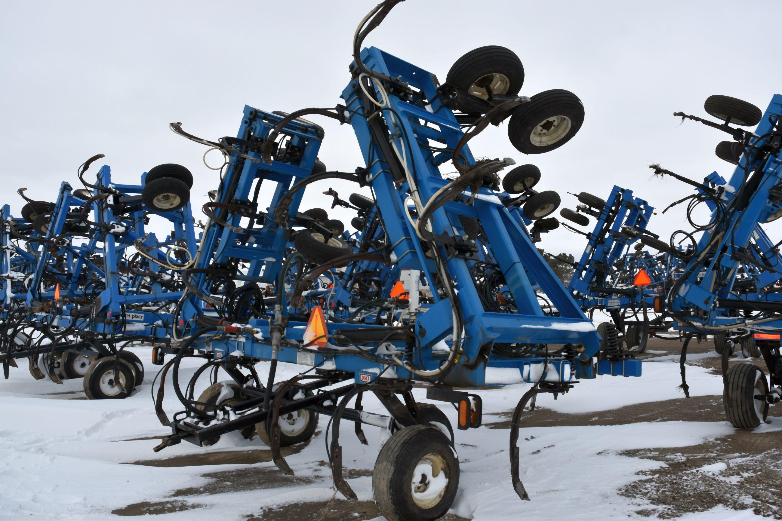 DMI Nutri-Placr 5250 Anhydrous Tool Bar, 47', 19 Shank, Contrinental NH3 Cooler With Raven Monitor,