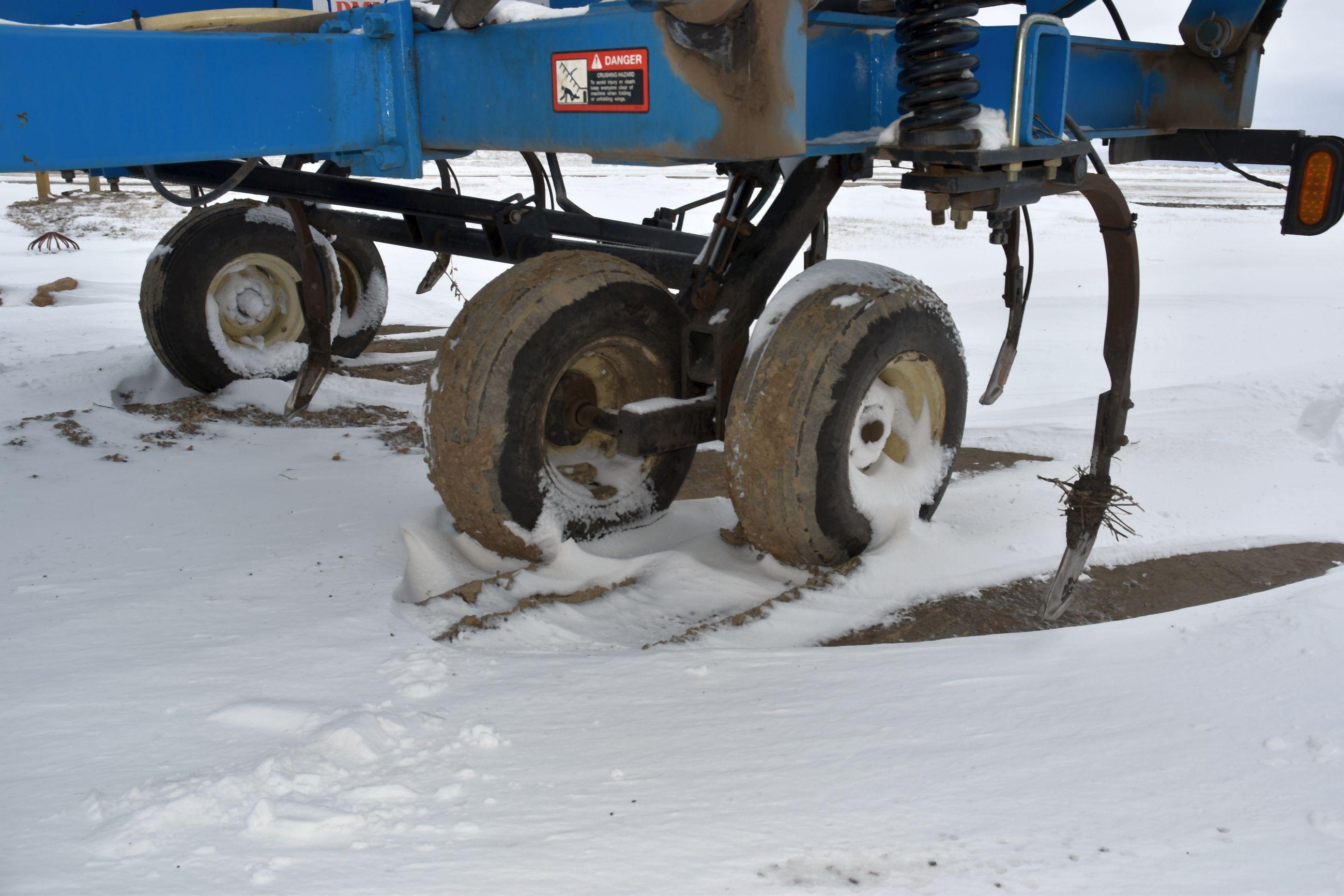 DMI Nutri-Placr 5250 Anhydrous Tool Bar, 47', 19 Shank, Contrinental NH3 Cooler With Raven Monitor,