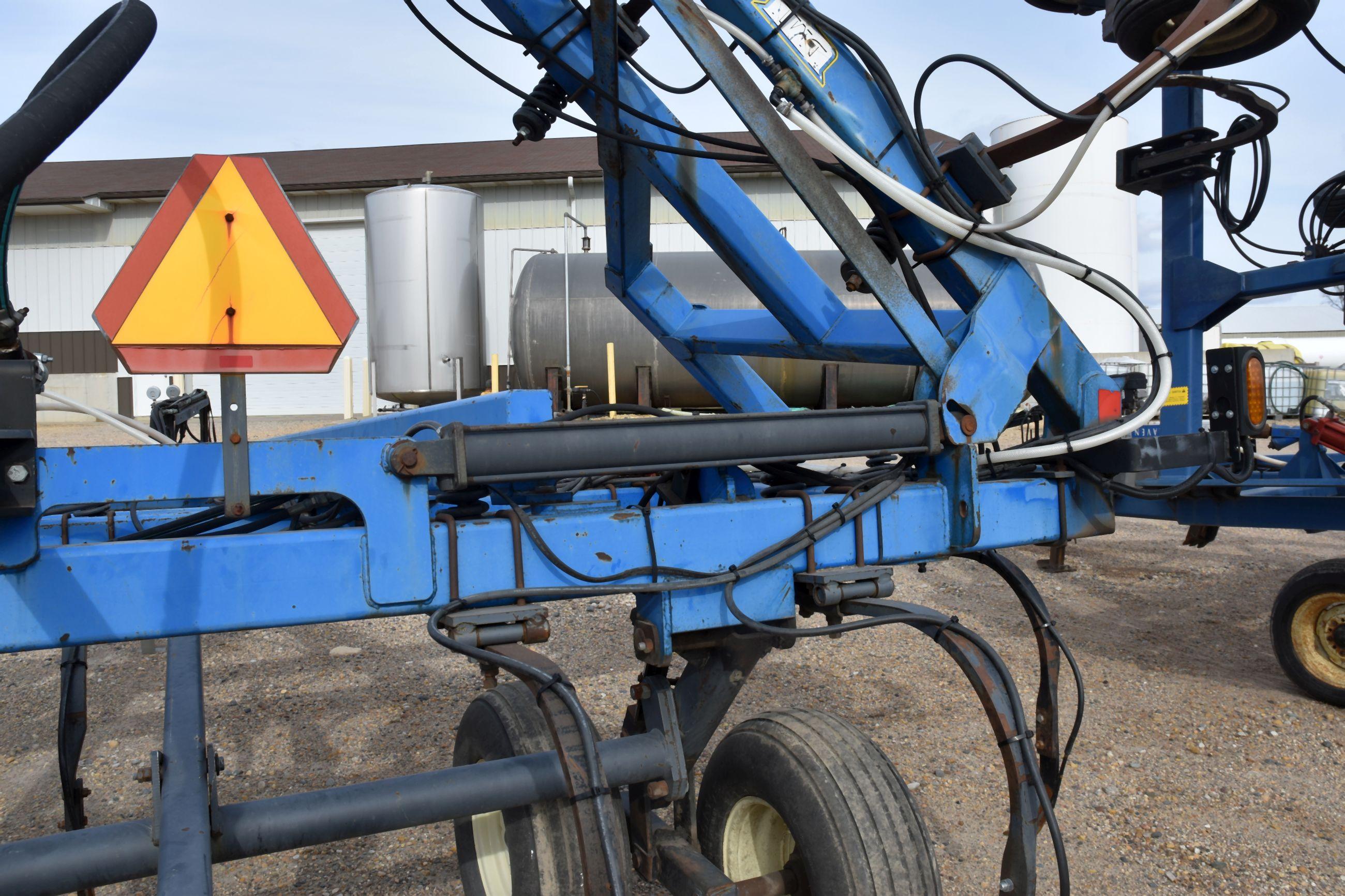 DMI Nutri-Placr 4300 Anhydrous Tool Bar, 37', 15 Knife, NH3 Cooler With Raven 440 Monitor, Walking T