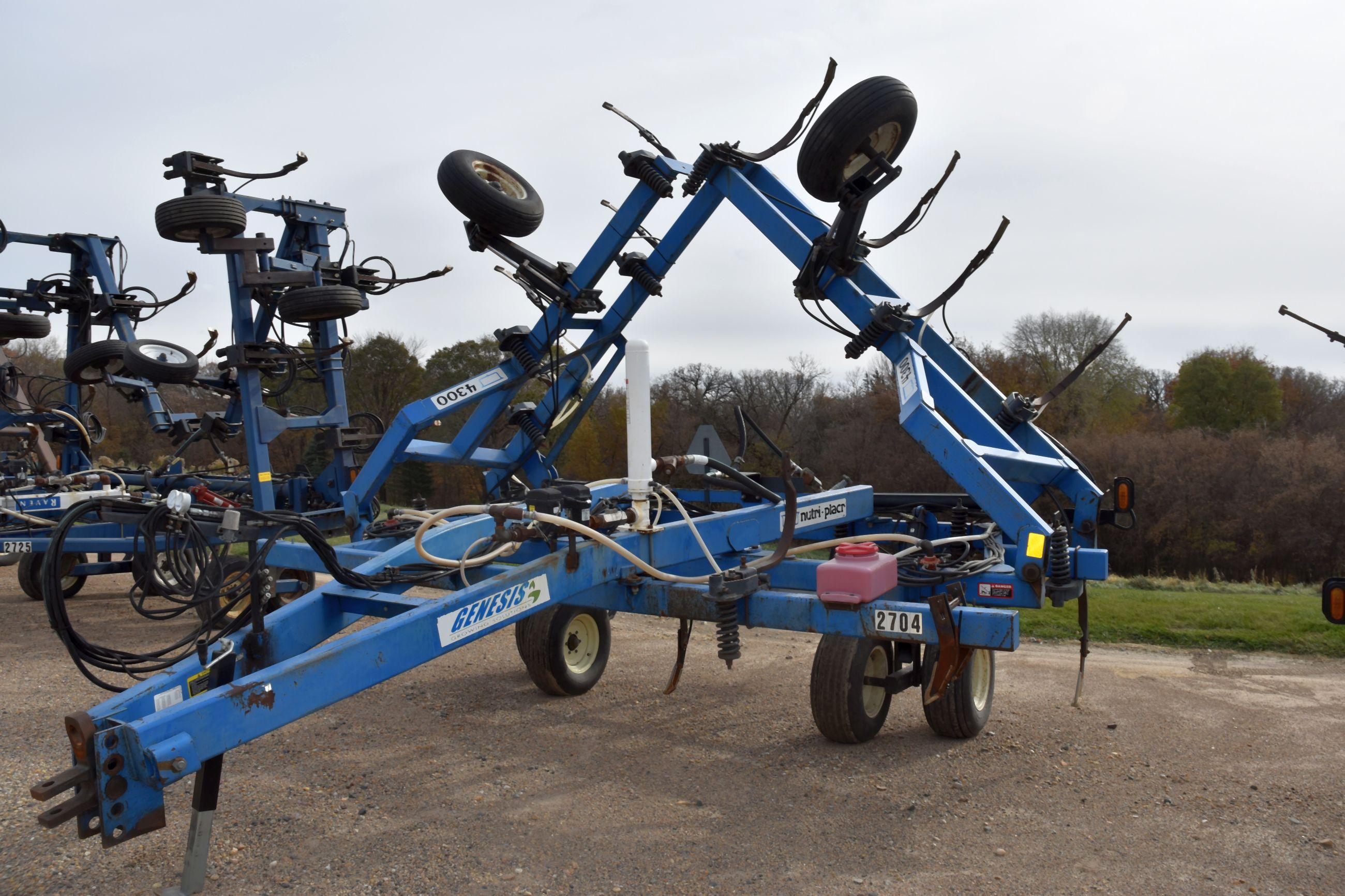 DMI Nutri-Placr 4300 Anhydrous Tool Bar, 37', 15 Knife, NH3 Cooler With Raven 440 Monitor, Walking T