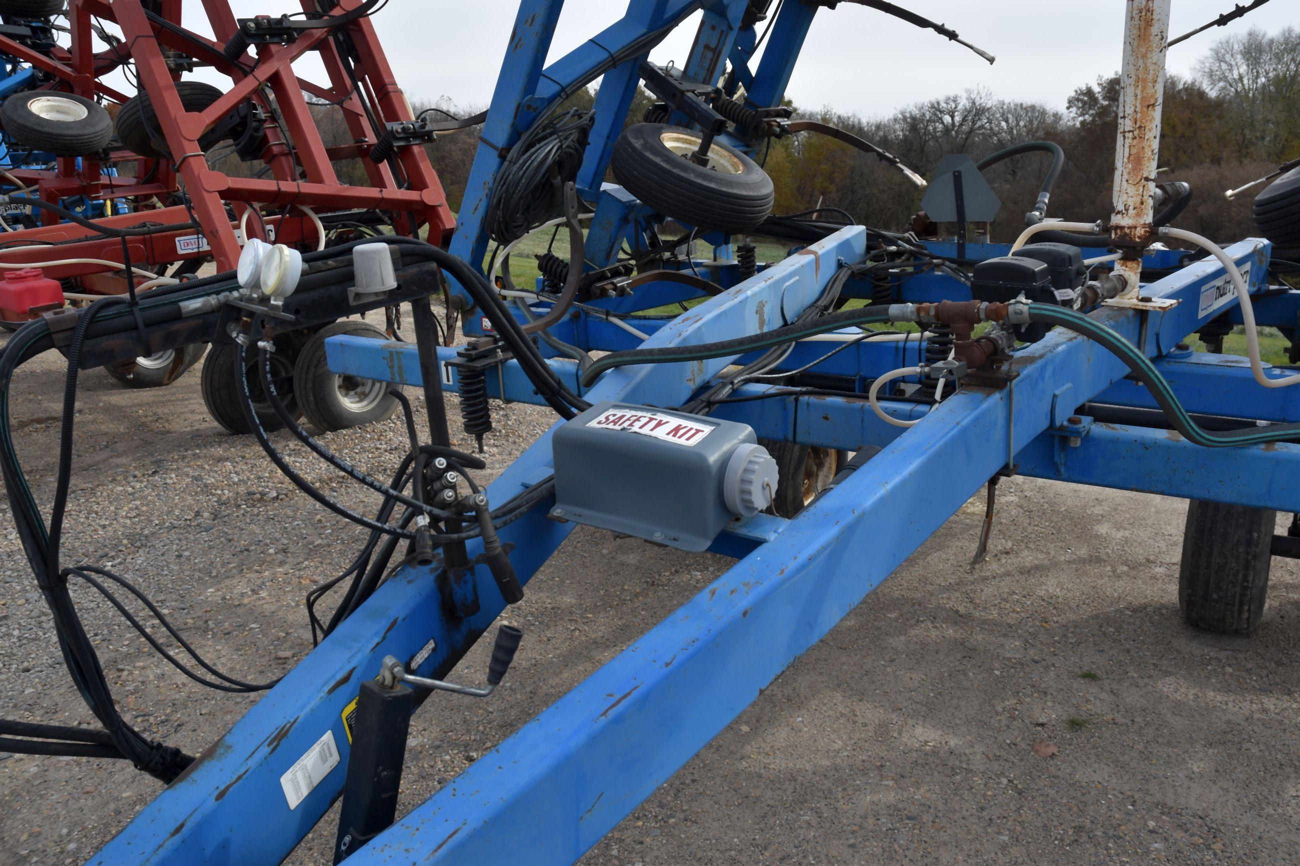 DMI Nutri-Placr 5300 Anhydrous Tool Bar, 52', 21 Knife, NH3 Cooler With Raven 440 Monitor, Walking T