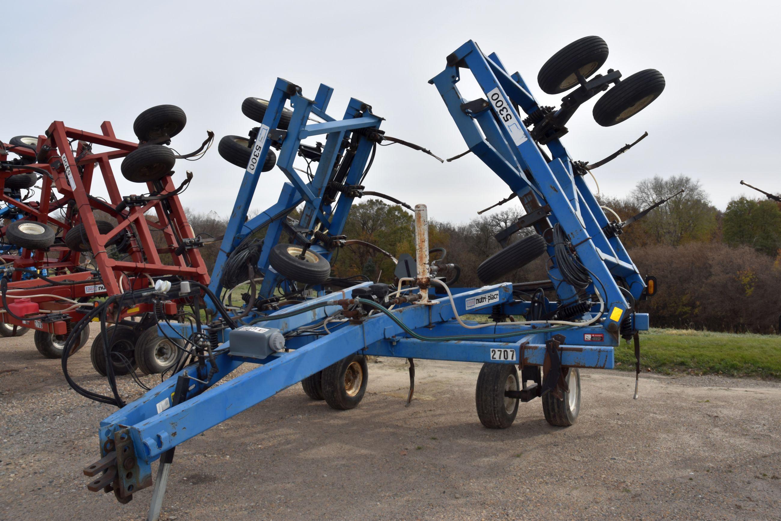DMI Nutri-Placr 5300 Anhydrous Tool Bar, 52', 21 Knife, NH3 Cooler With Raven 440 Monitor, Walking T
