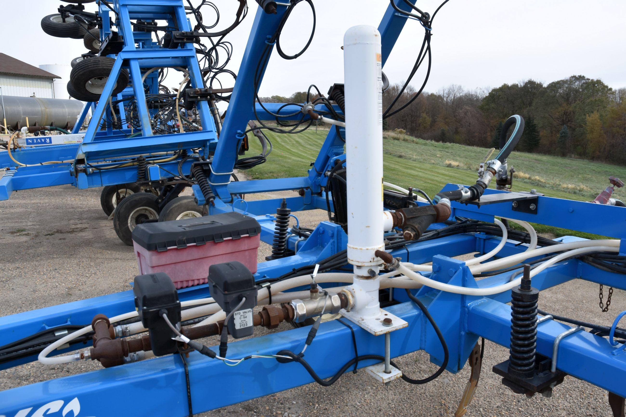 Blu-Jet Anhydrous Tool Bar, 37', 15 Knife, NH3 Cooler With Raven 440 Monitor, Single Wheels, Has Bee