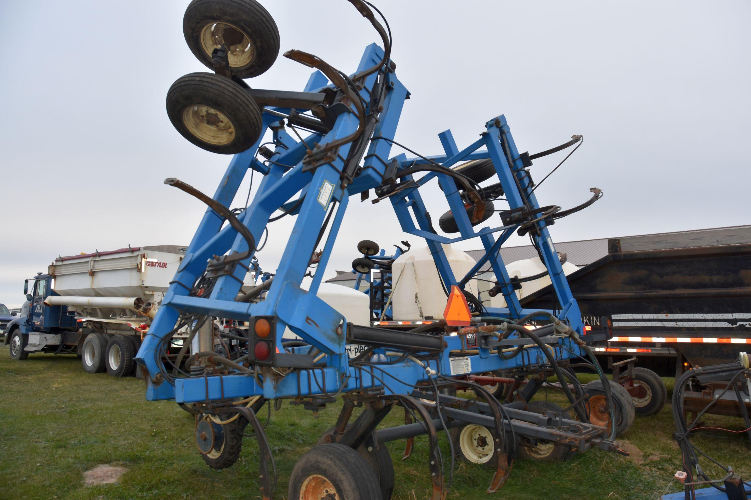 DMI Nutri-Placr 5300 Anhydrous Tool Bar, 42', 17 Knife, Ground Driven Control Cooler, Walking Tandem