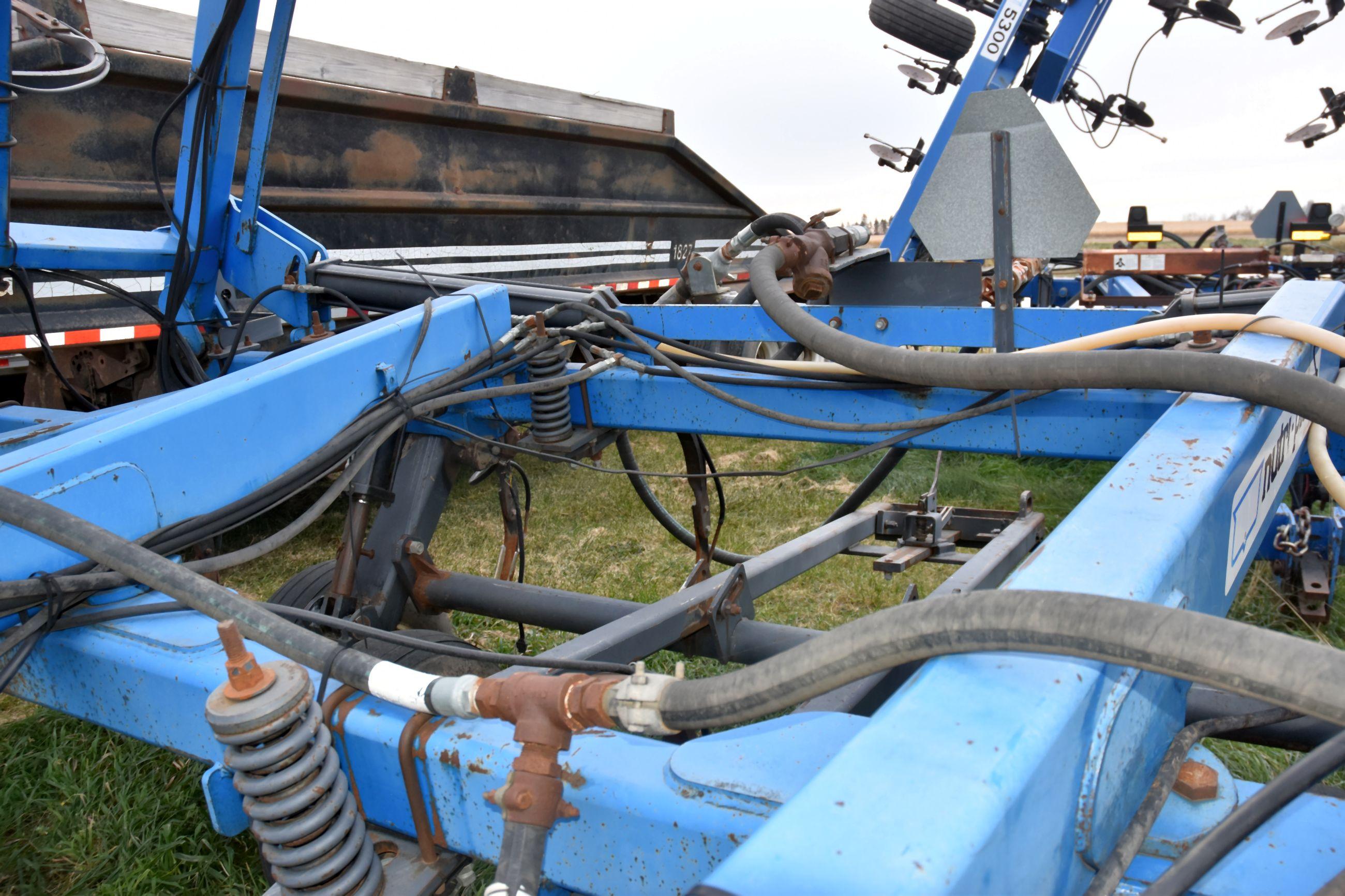 DMI Nutri-Placr 5300 Anhydrous Tool Bar, 42', 17 Knife, Ground Driven Control Cooler, Walking Tandem