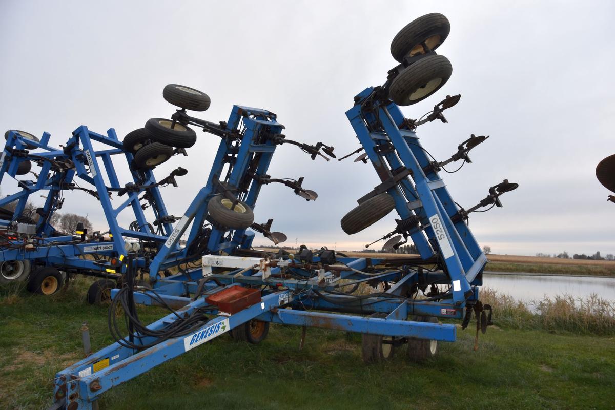 DMI Nutri-Placr 5250 Anhydrous Tool Bar, 52', 21 Knife, Raven NH3 Cooler With Raven 700 Monitor, Cov