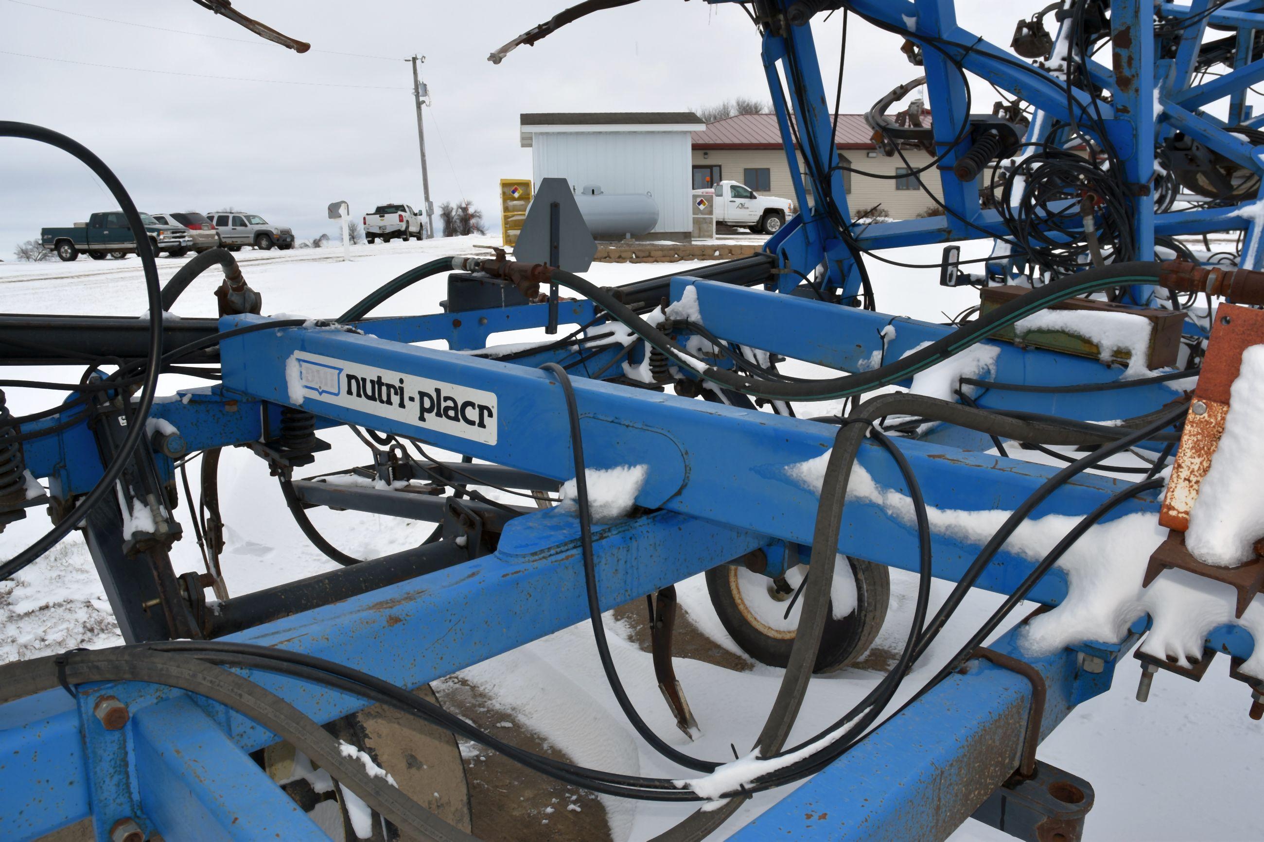 DMI Nutri-Placr 5300 Anhydrous Tool Bar, 47', 17 Shank, Raven NH3 Cooler With Raven Monitor, Rear Hi