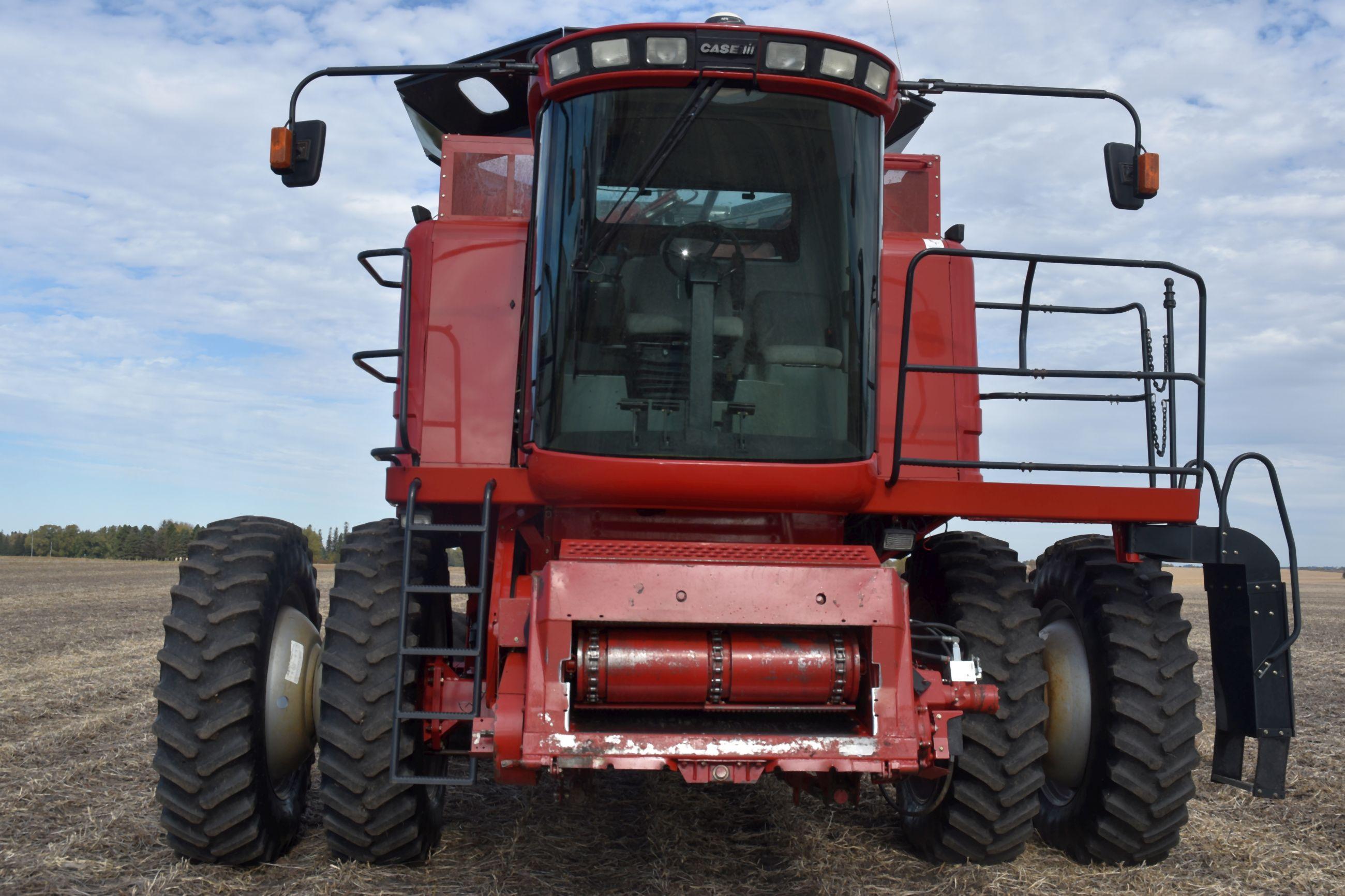 2007 CIH 2588 Combine 480/80R42 Duals, Pro600 Field Tracker, 2,068 Sep/2,800 Eng Hours Spreader/Chop