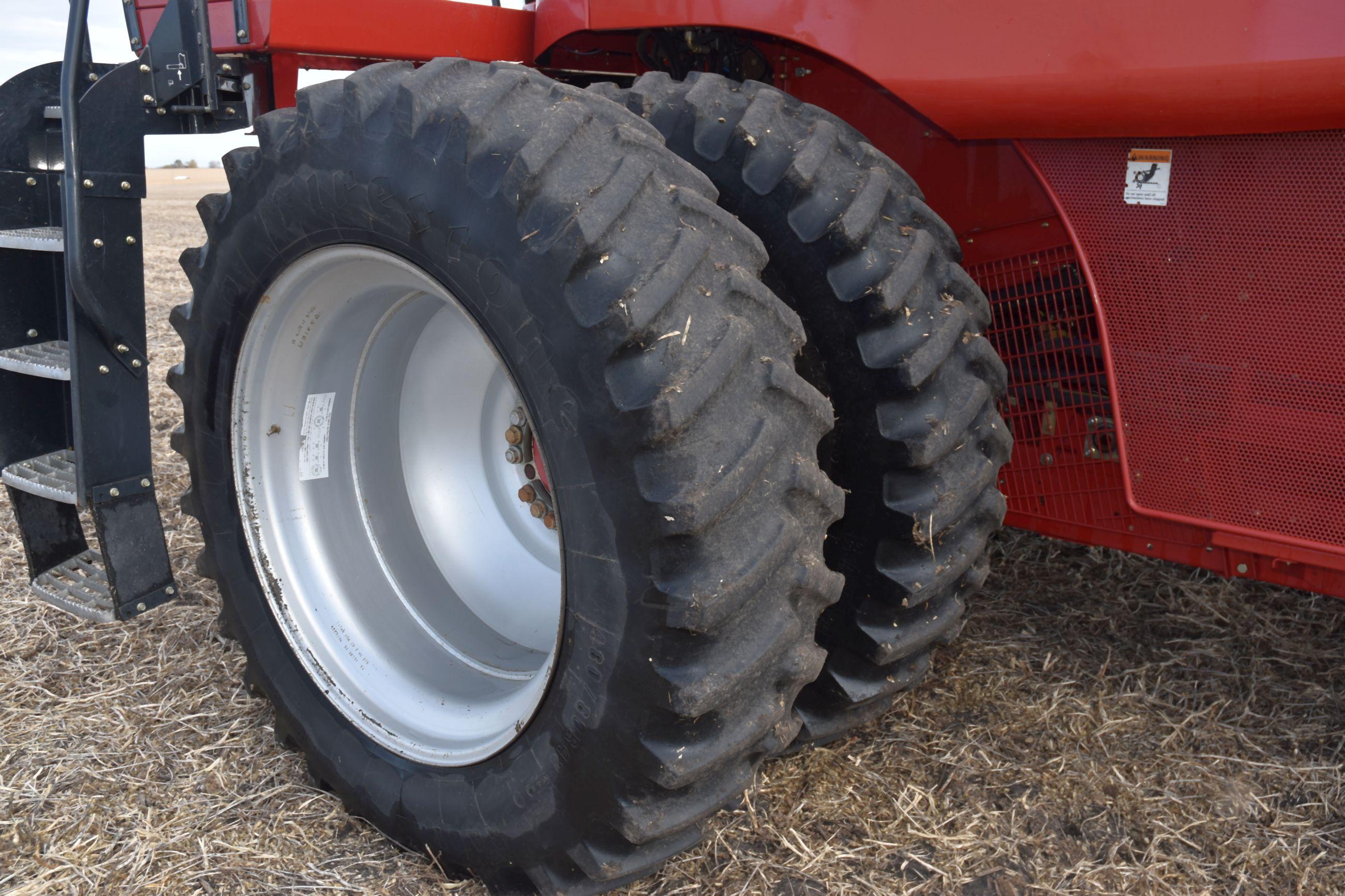 2007 CIH 2588 Combine 480/80R42 Duals, Pro600 Field Tracker, 2,068 Sep/2,800 Eng Hours Spreader/Chop