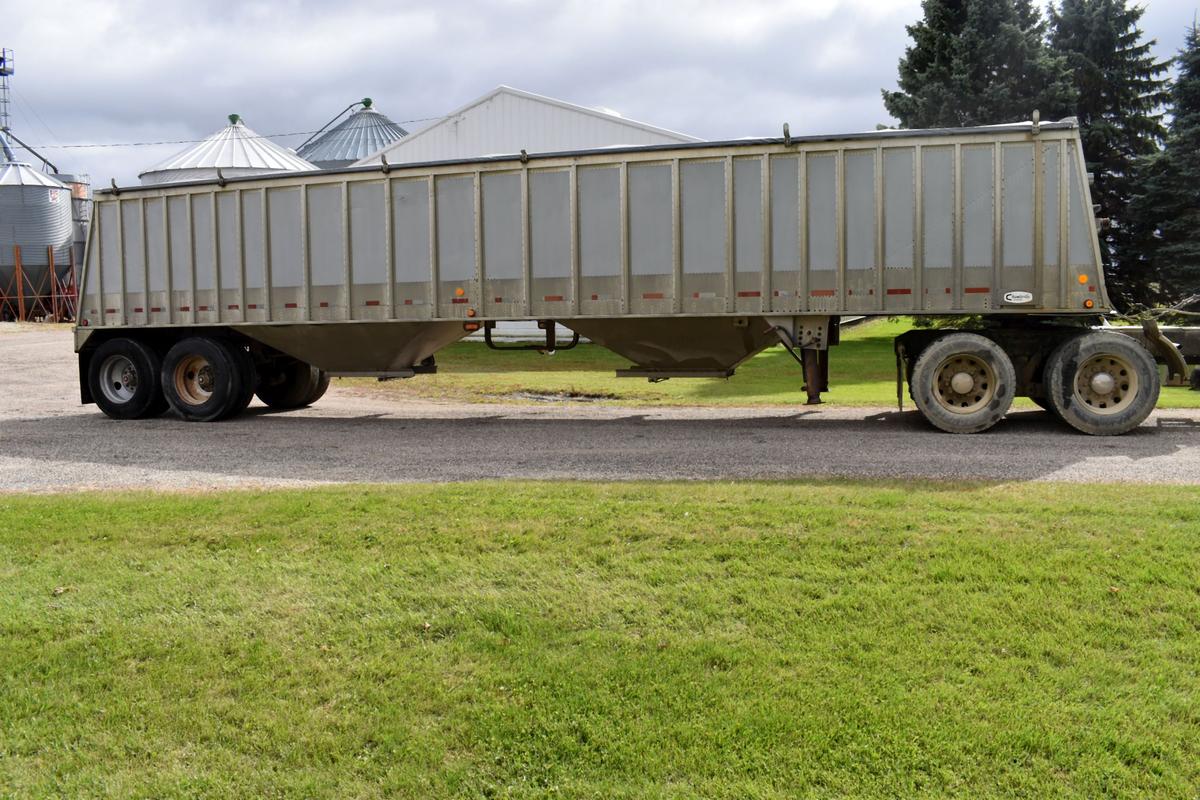 1993 Chamberlain Hopper Grain Trailer 41’x96”x70” Spring Ride, Electric Roll Tarp, 24.5 Rubber, DOT