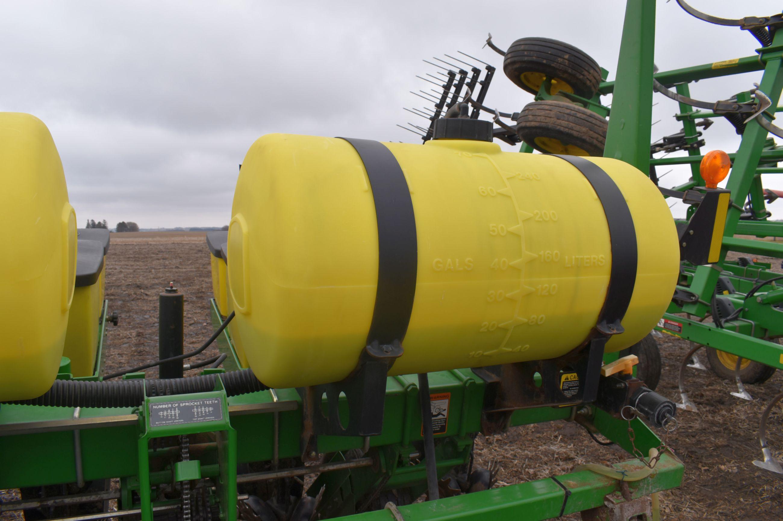 John Deere 1750 Max Emerge XP Planter 6Row30”, Liquid Fertilizer, (3) 70 Gallon Poly Fertilizer Tank