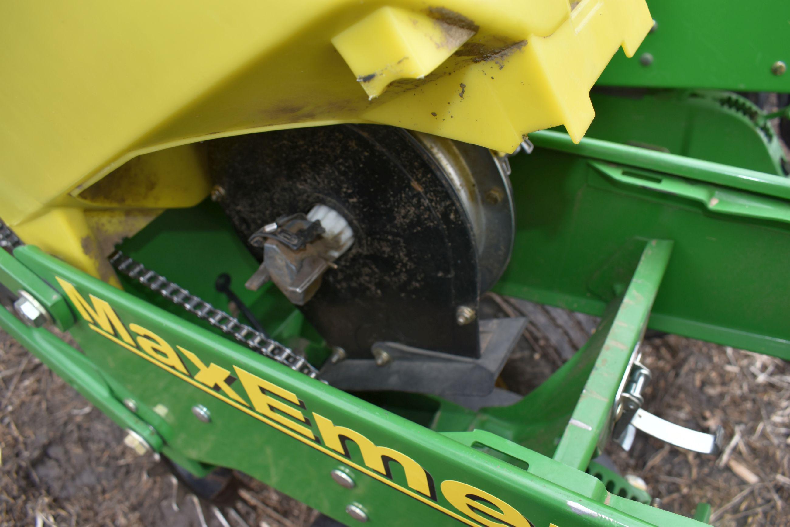 John Deere 1750 Max Emerge XP Planter 6Row30”, Liquid Fertilizer, (3) 70 Gallon Poly Fertilizer Tank