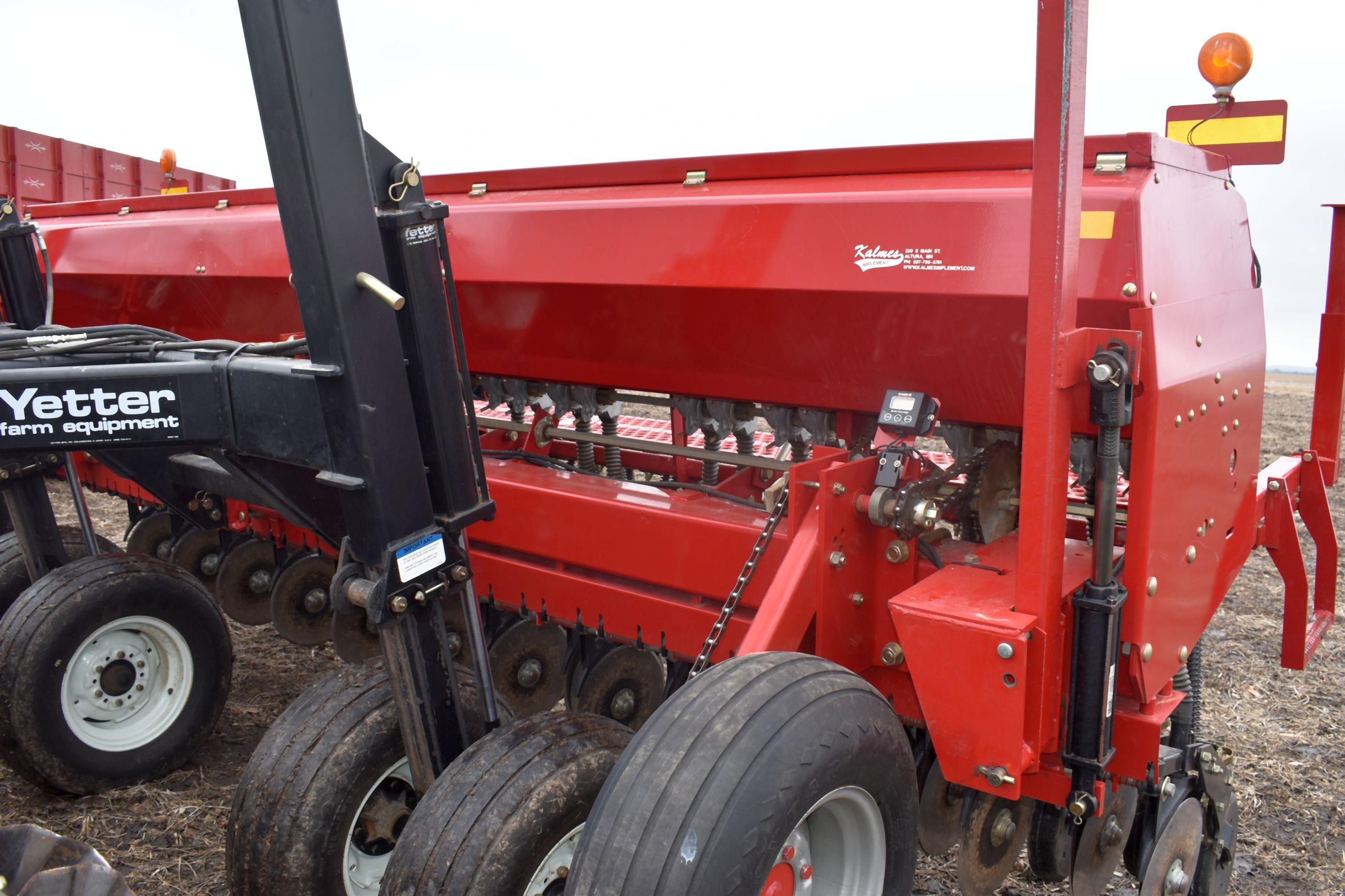 Case IH 5400 Mulch Till Drill 15’, 7.5” Spacings, Hyd Markers, Press Wheels, Double Disc, Case IH Ac