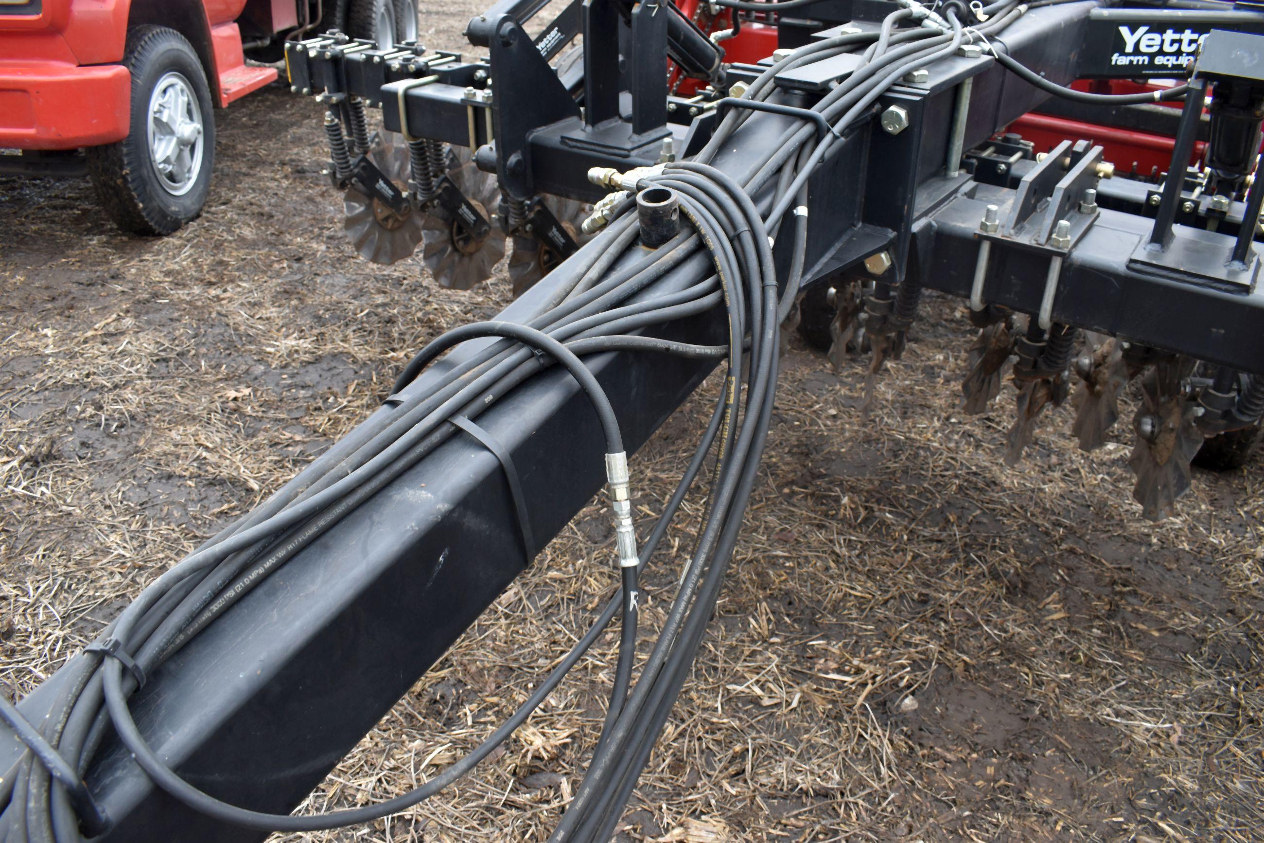 Yetter Hydraulic Drill Caddy, No-Till Coulters 15’, One Owner