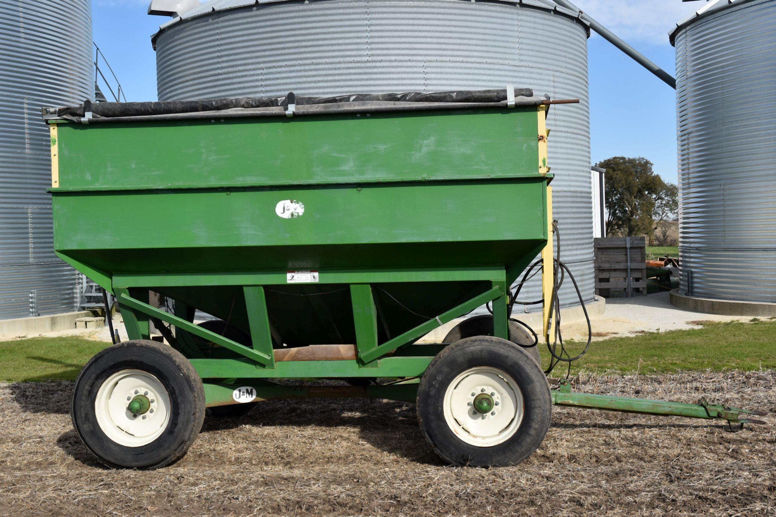 J & M 350-20 Gravity Box, Double Compartment, 13 Ton Gear, Roll Tarp, 13’ MJM Hydraulic Brush Auger,