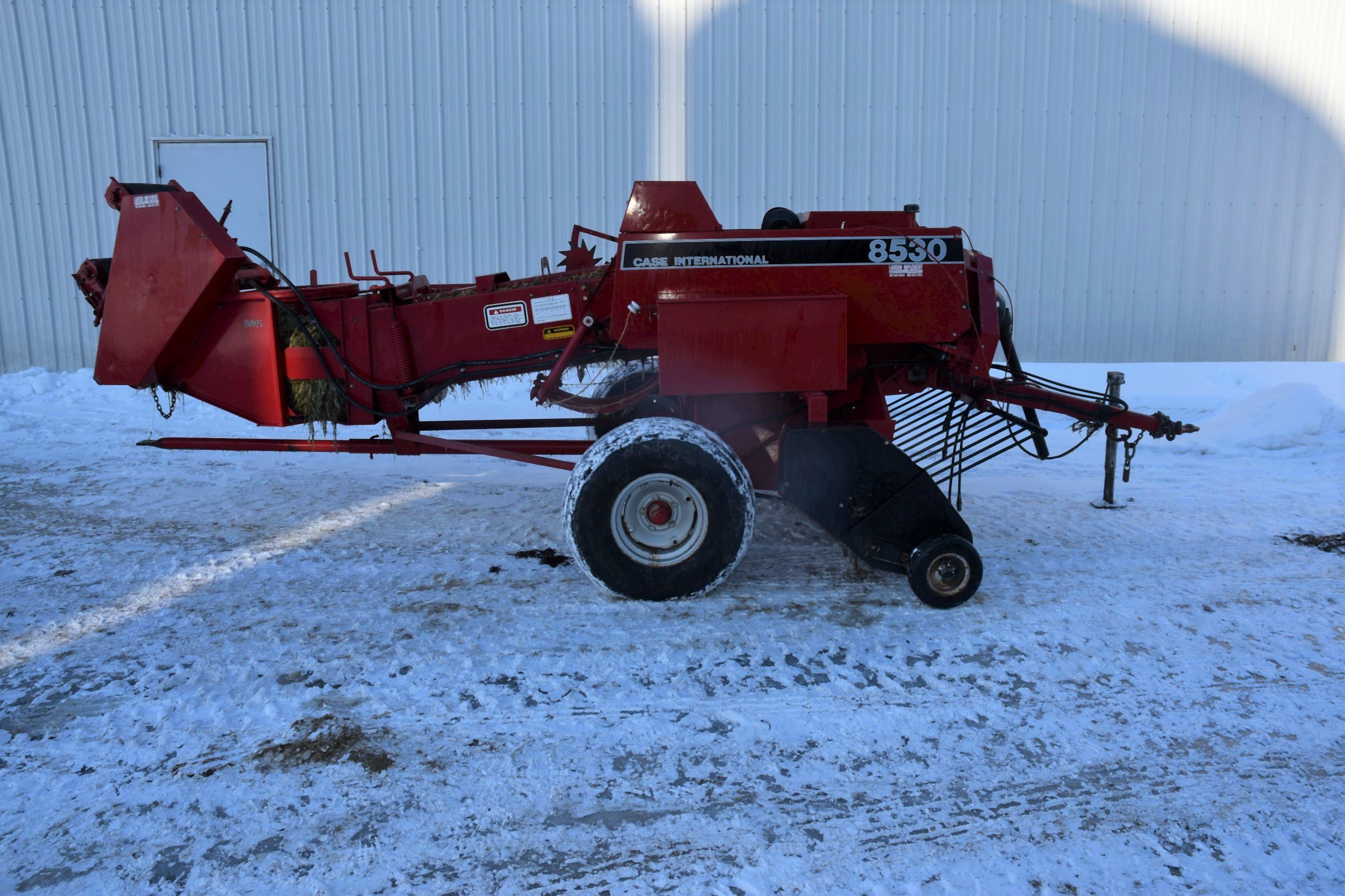 Case IH 8530 Inline Small Square Baler, 540PTO, 8511 Hydrualic Thrower, Good Condition, SN: CFH00199