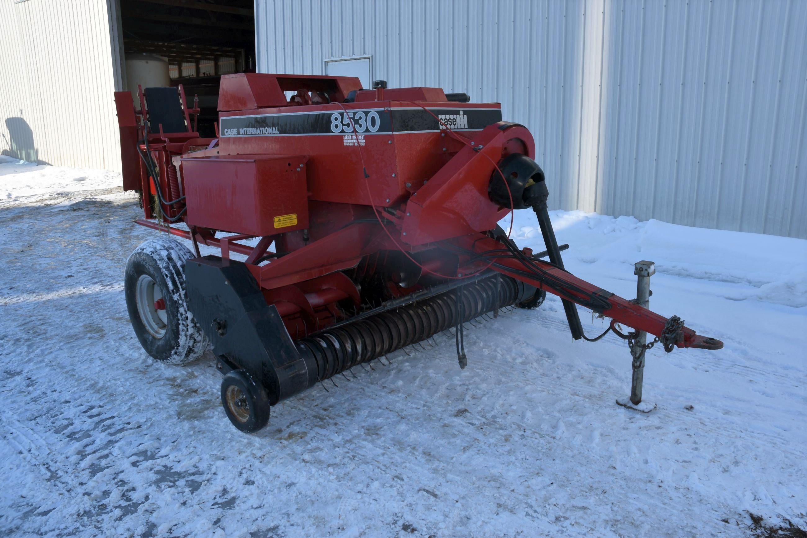 Case IH 8530 Inline Small Square Baler, 540PTO, 8511 Hydrualic Thrower, Good Condition, SN: CFH00199