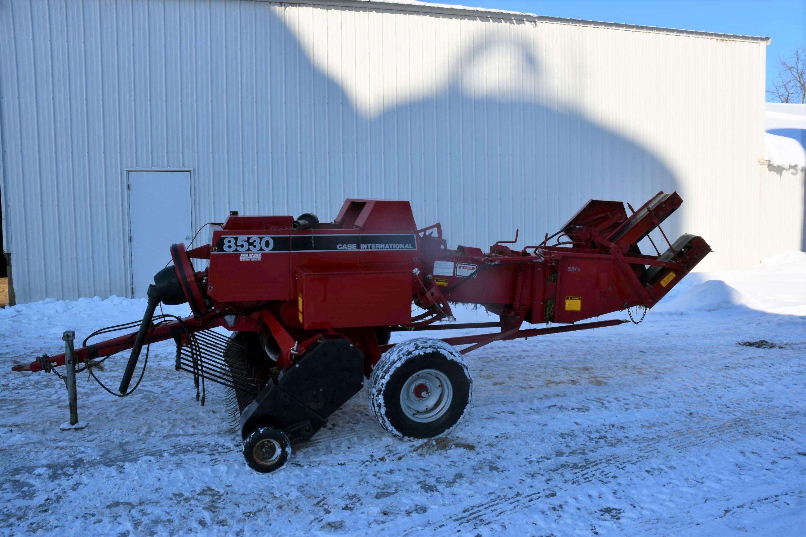 Case IH 8530 Inline Small Square Baler, 540PTO, 8511 Hydrualic Thrower, Good Condition, SN: CFH00199