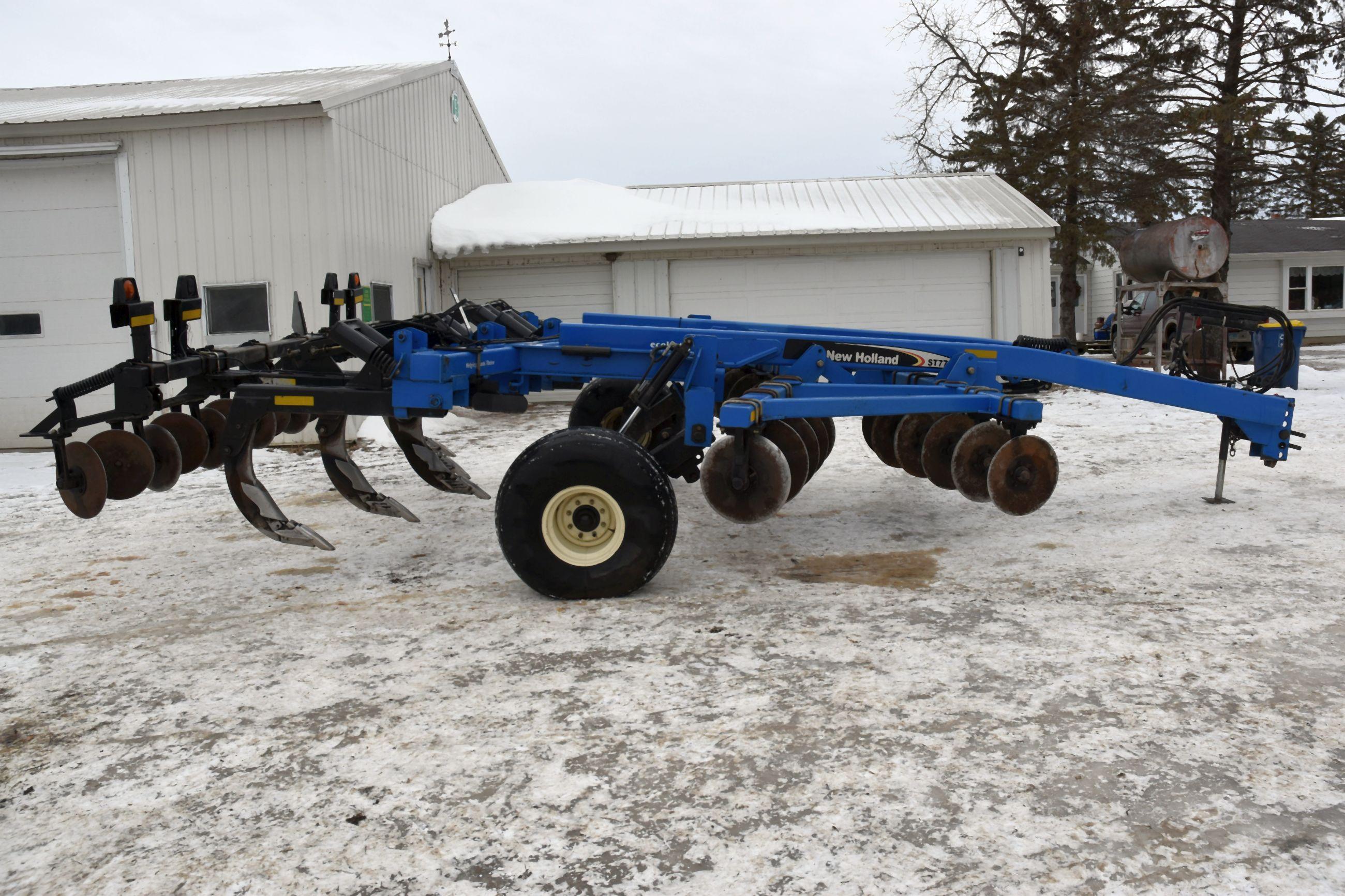 New Holland DMI ST770 Ripper, 5 Shank, Double Disc Front, Rear Levelers, 16.5-16.1 Tires, Good Condi