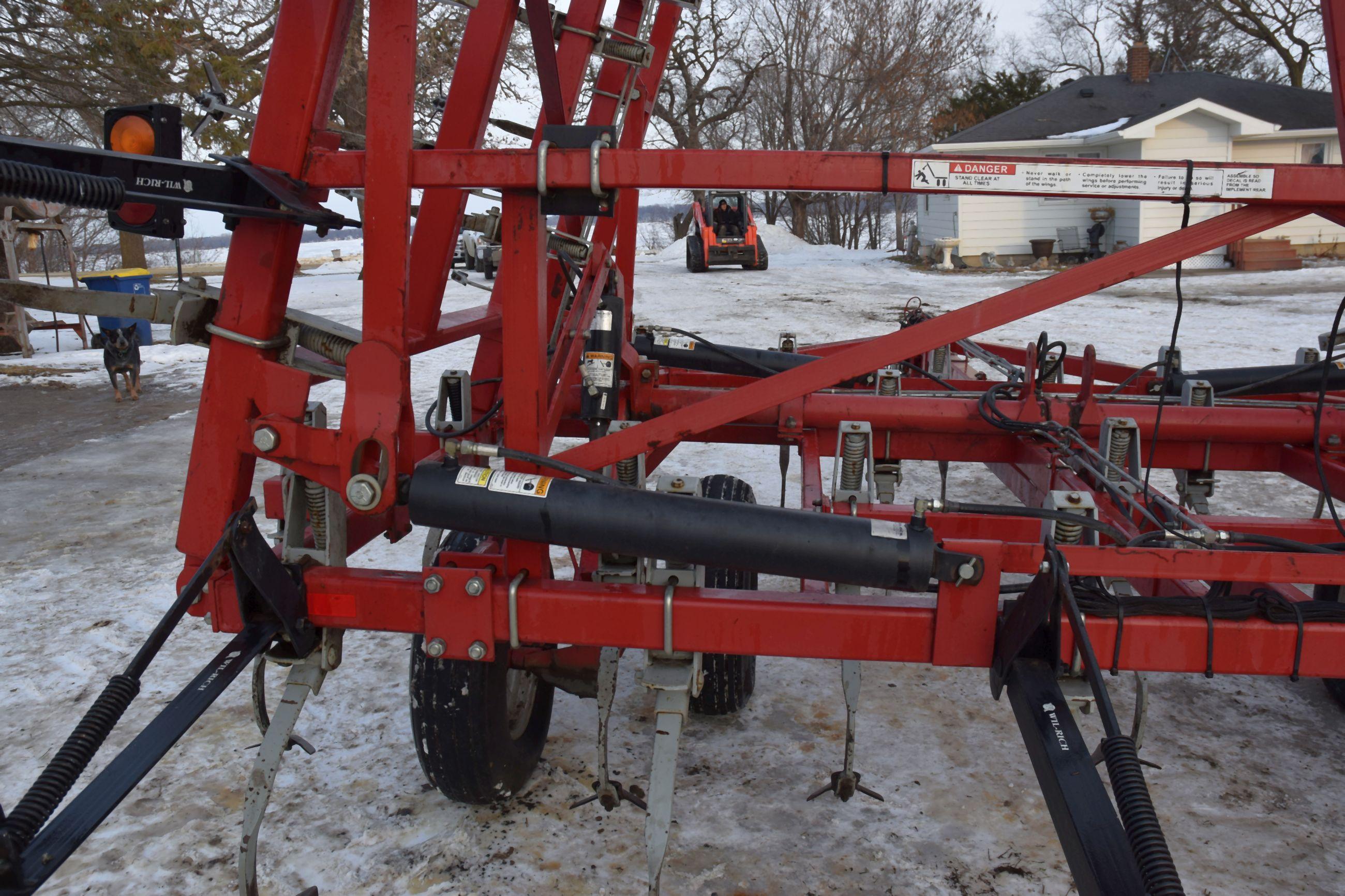 Wil-Rich 3400 Field Cultivator, 32.5’, 14’ Main Frame, 4 Bar Harrow, Light Kit, Gauge Wheels, Walkin