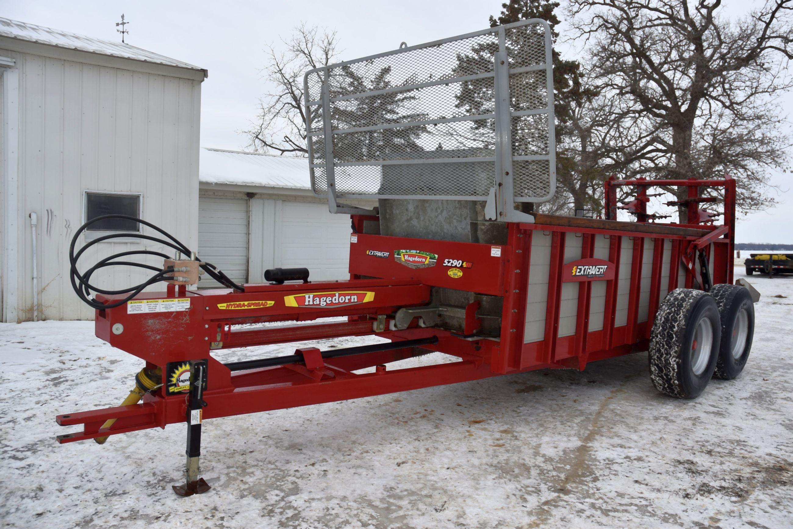 Hagedorn 5290 Hydro-Spread Extravert Manure Spreader, Vertical Beater, Front Guard, 425/65R22.5 Floa