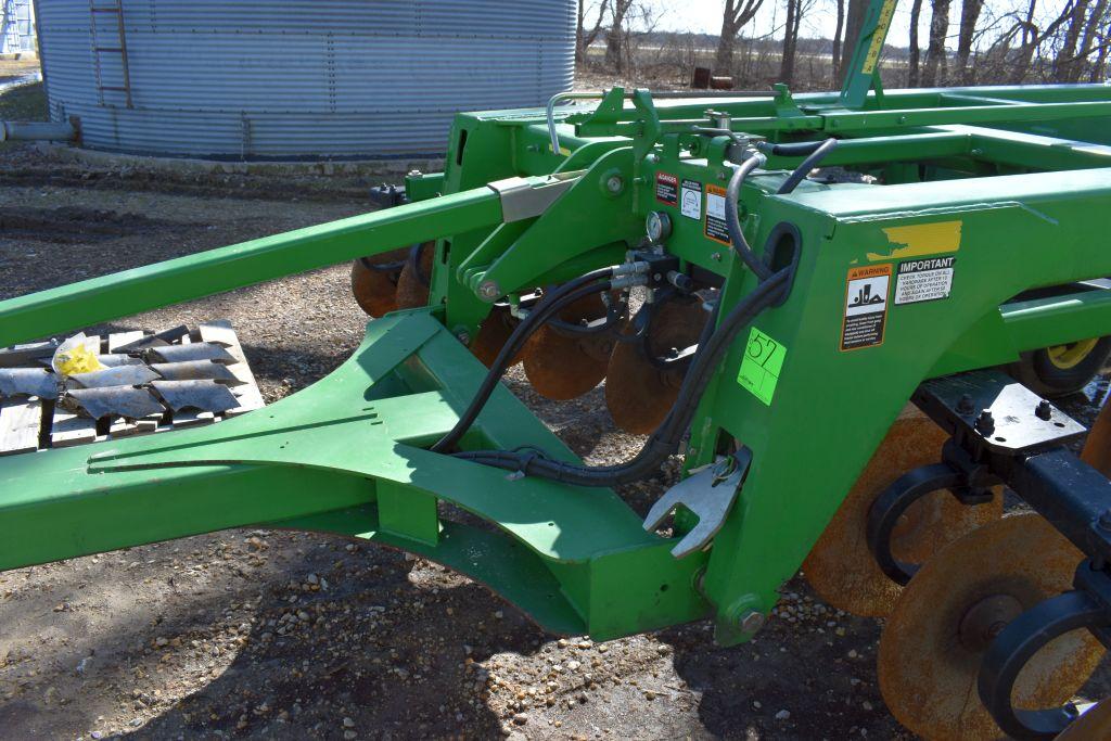 John Deere 2700 Ripper, 7 Shank, Depth Control, Hydraulic Rear Disc Leveler, Double Disc Front, Walk