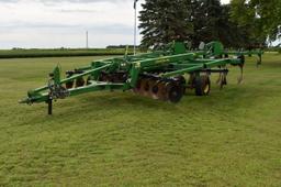 John Deere 2700 Ripper, 7 Shank, Depth Control, Hydraulic Rear Disc Leveler, Double Disc Front, Walk